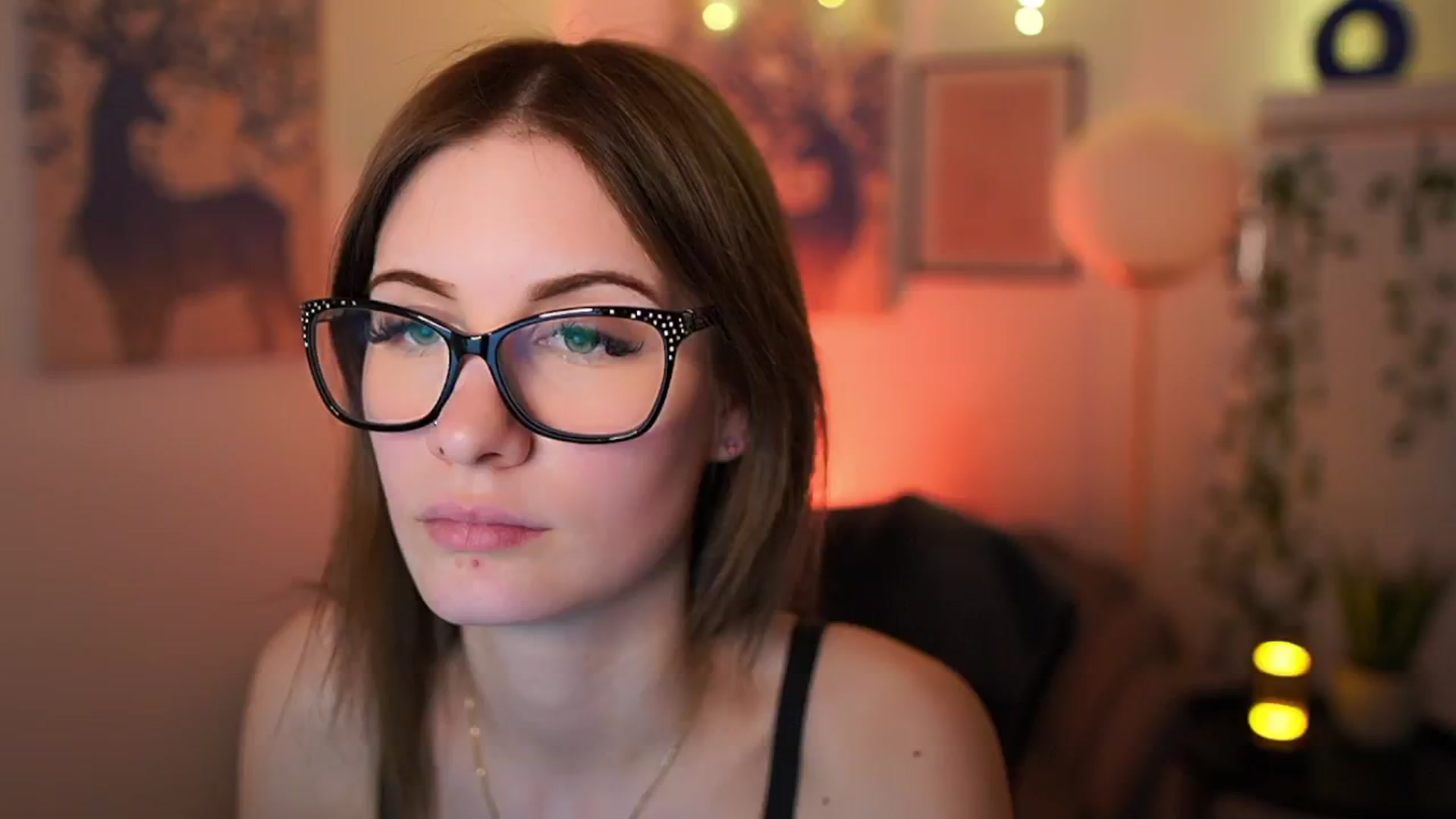 Gallery image thumbnail from Ellie_Shae's myfreecams stream on, 02/04/2025, 15:08 image 6 of 20