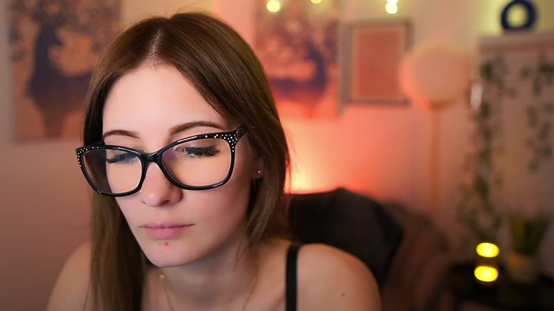 Gallery image thumbnail from Ellie_Shae's myfreecams stream on, 02/04/2025, 15:08 image 3 of 20