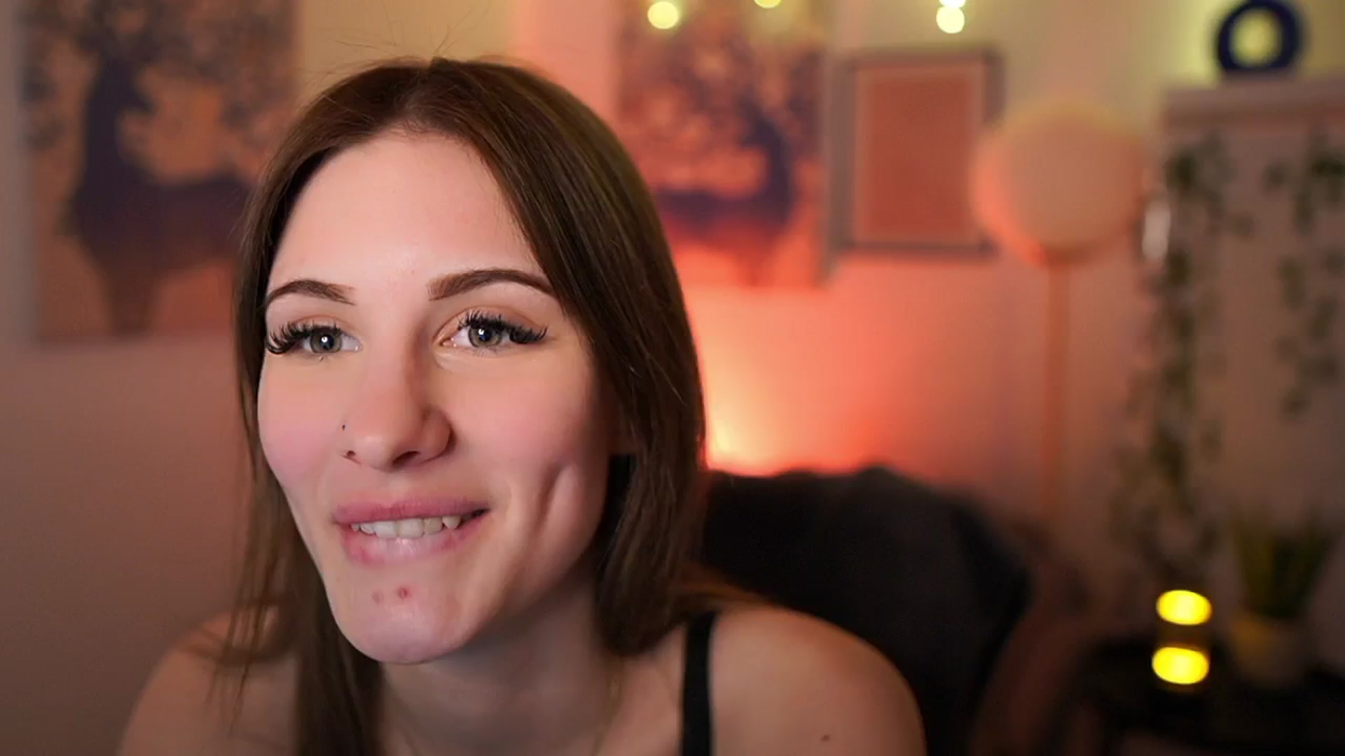 Gallery image thumbnail from Ellie_Shae's myfreecams stream on, 02/04/2025, 15:43 image 2 of 20