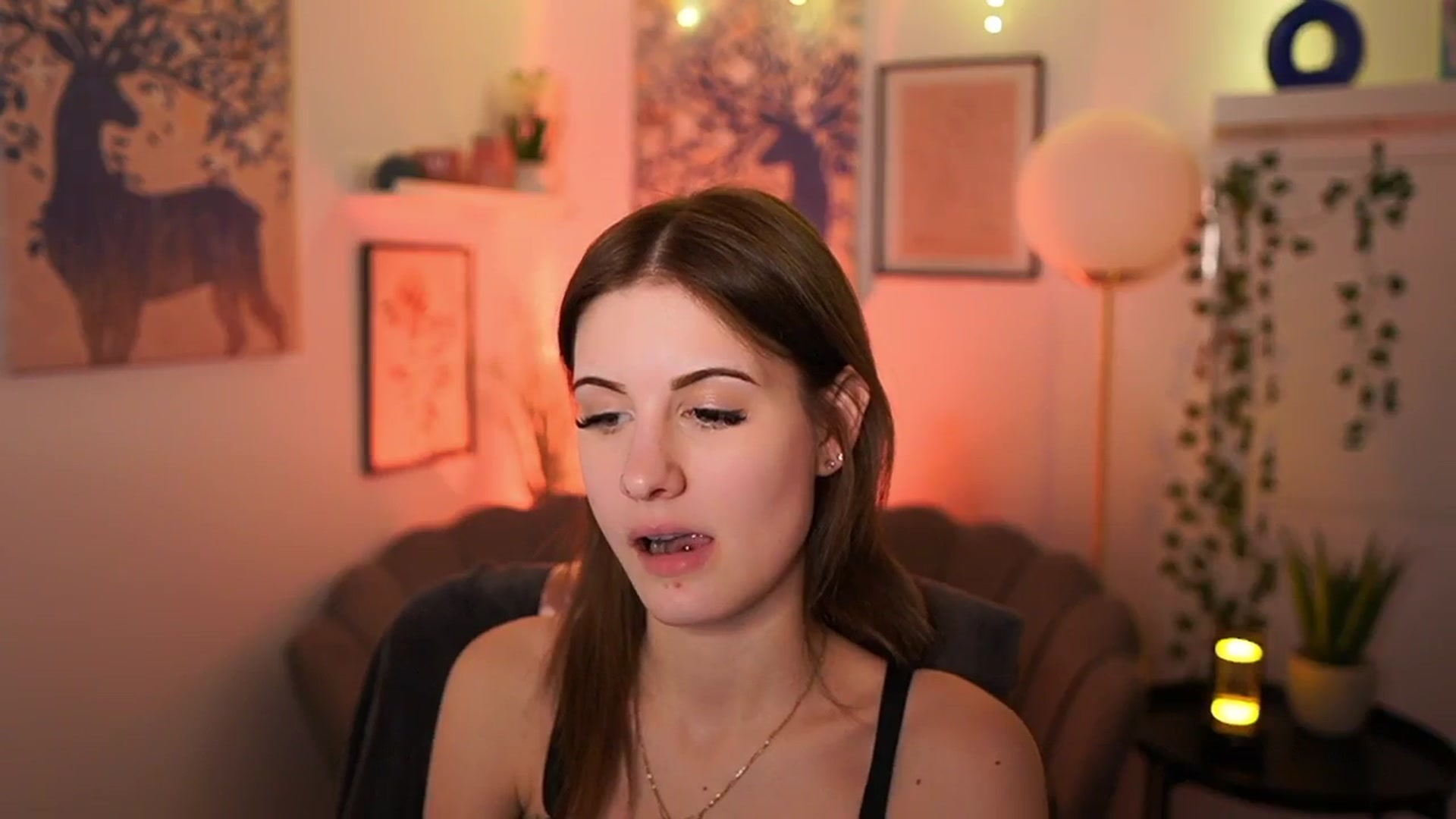Gallery image thumbnail from Ellie_Shae's myfreecams stream on, 02/04/2025, 17:24 image 16 of 20