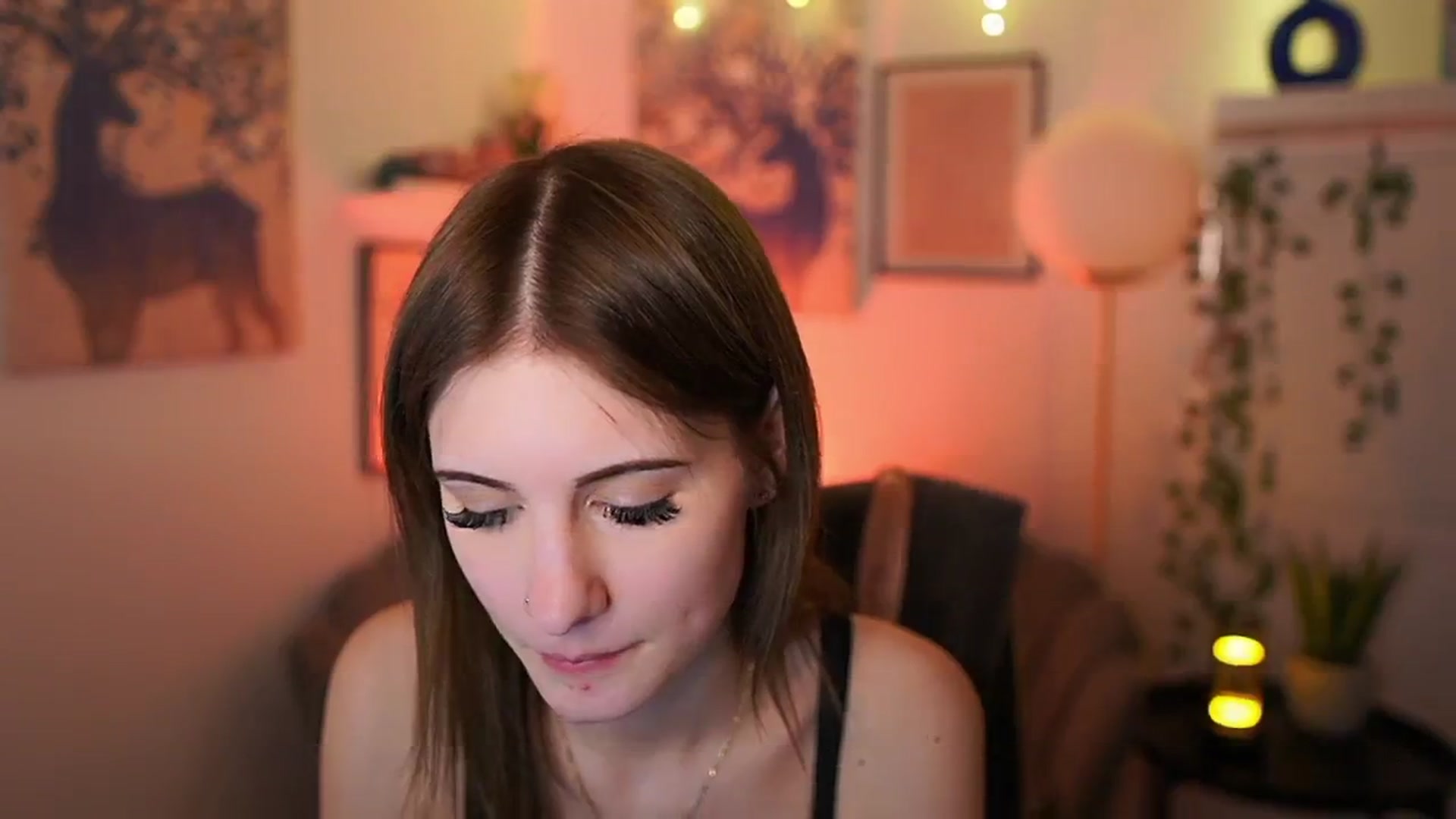 Gallery image thumbnail from Ellie_Shae's myfreecams stream on, 02/04/2025, 17:24 image 3 of 20