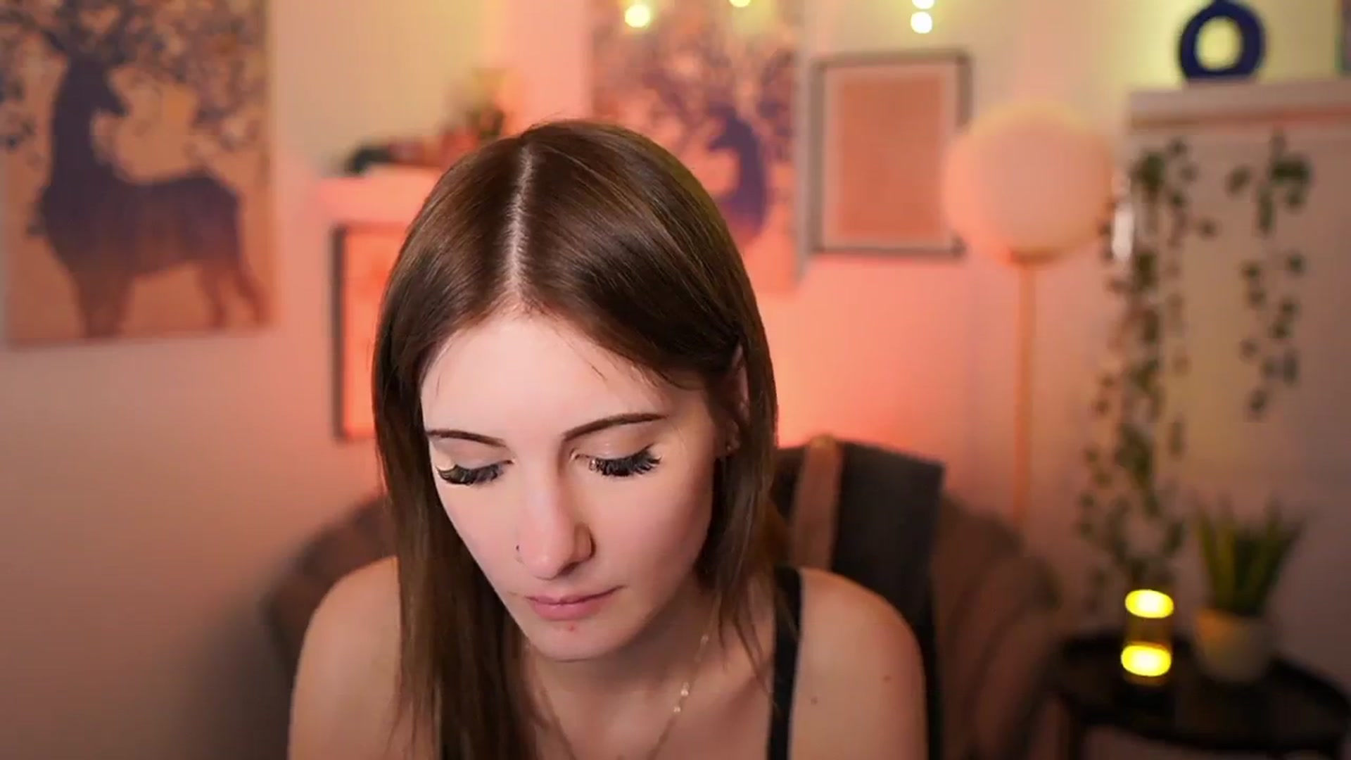 Gallery image thumbnail from Ellie_Shae's myfreecams stream on, 02/04/2025, 17:24 image 2 of 20