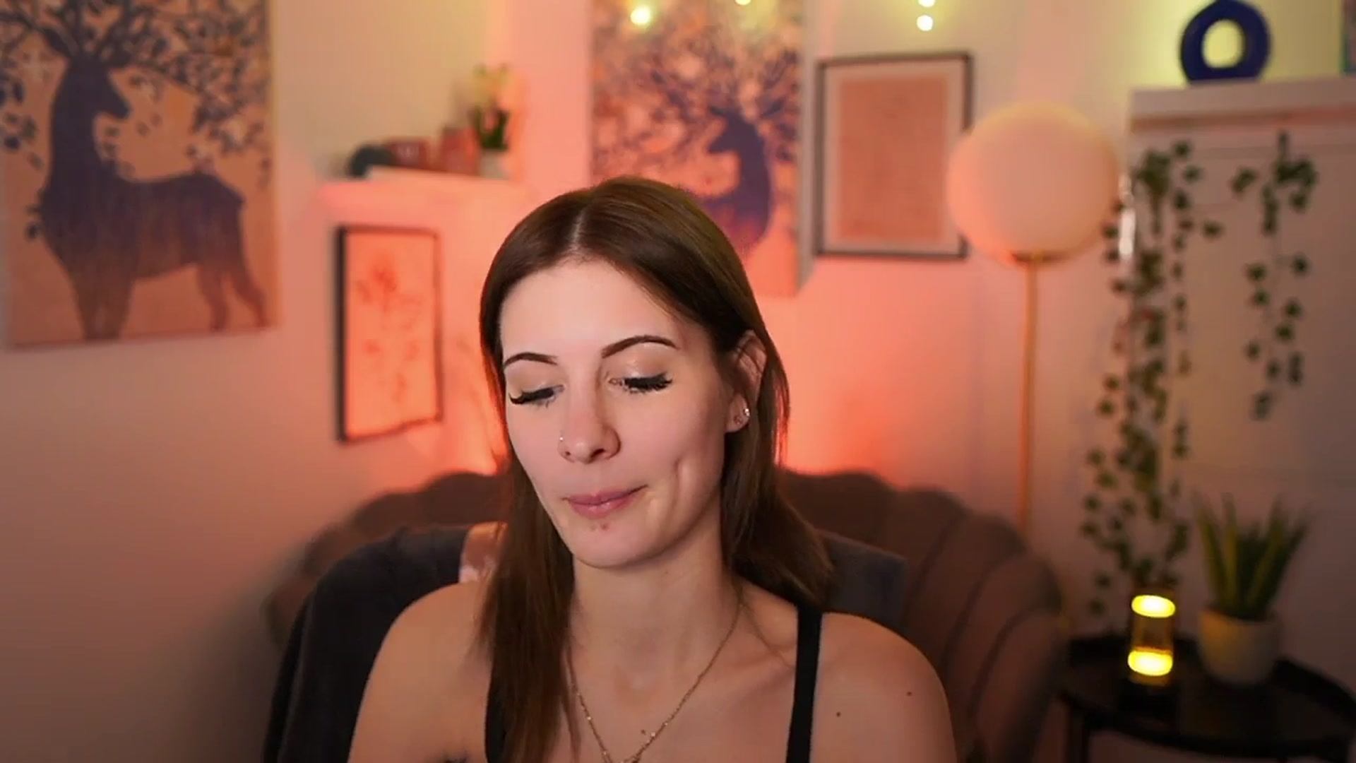 Gallery image thumbnail from Ellie_Shae's myfreecams stream on, 02/04/2025, 17:24 image 17 of 20