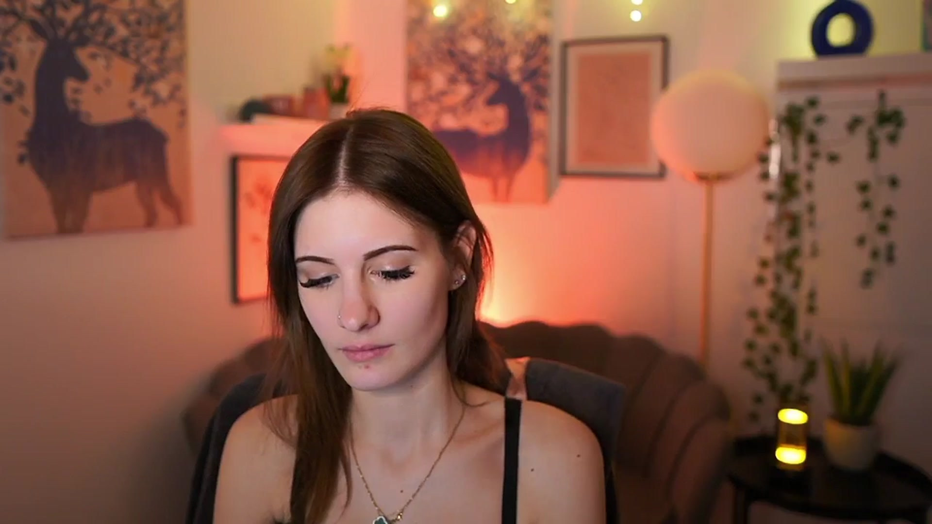 Gallery image thumbnail from Ellie_Shae's myfreecams stream on, 02/04/2025, 17:24 image 12 of 20
