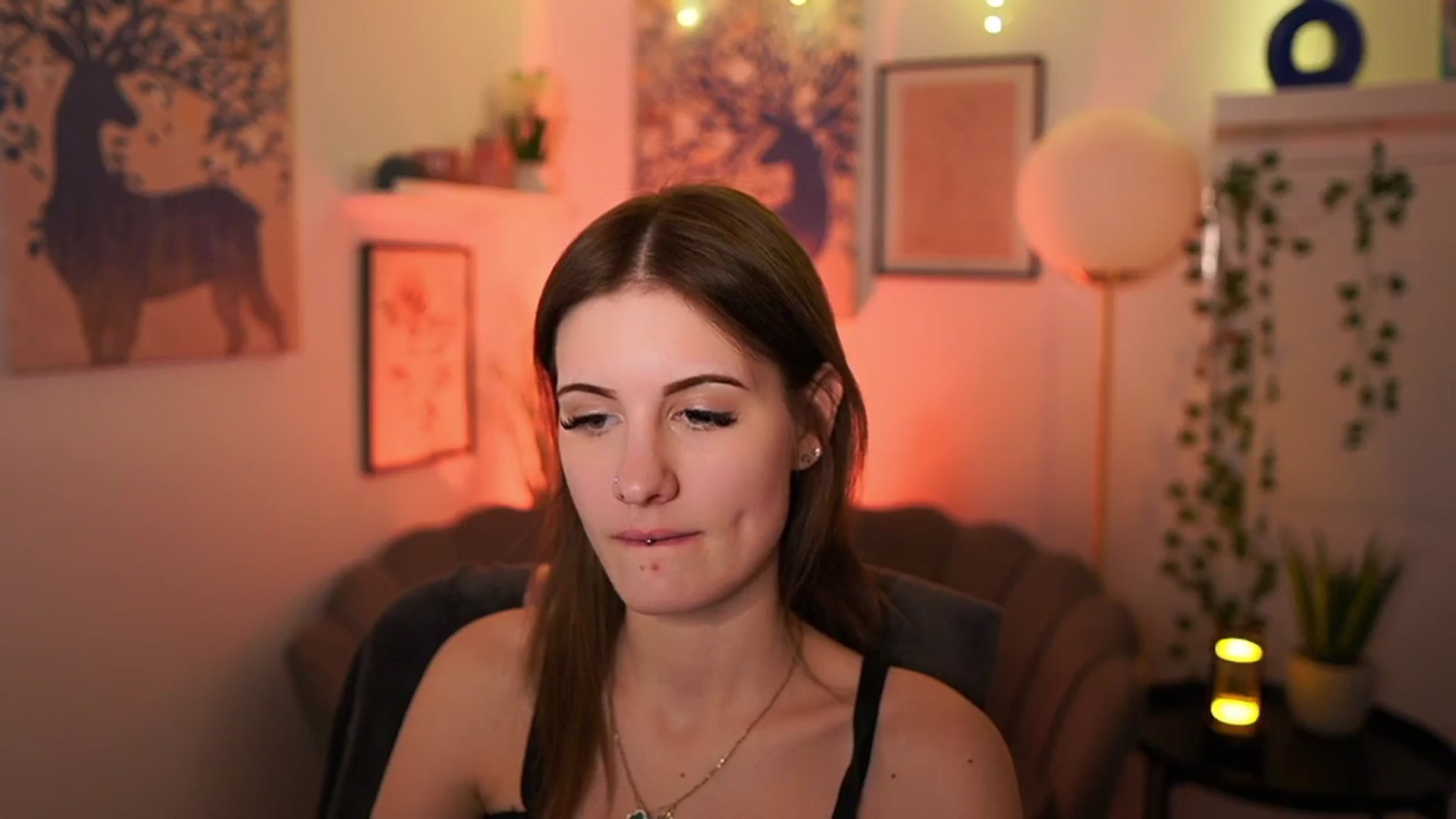 Gallery image thumbnail from Ellie_Shae's myfreecams stream on, 02/04/2025, 17:24 image 15 of 20