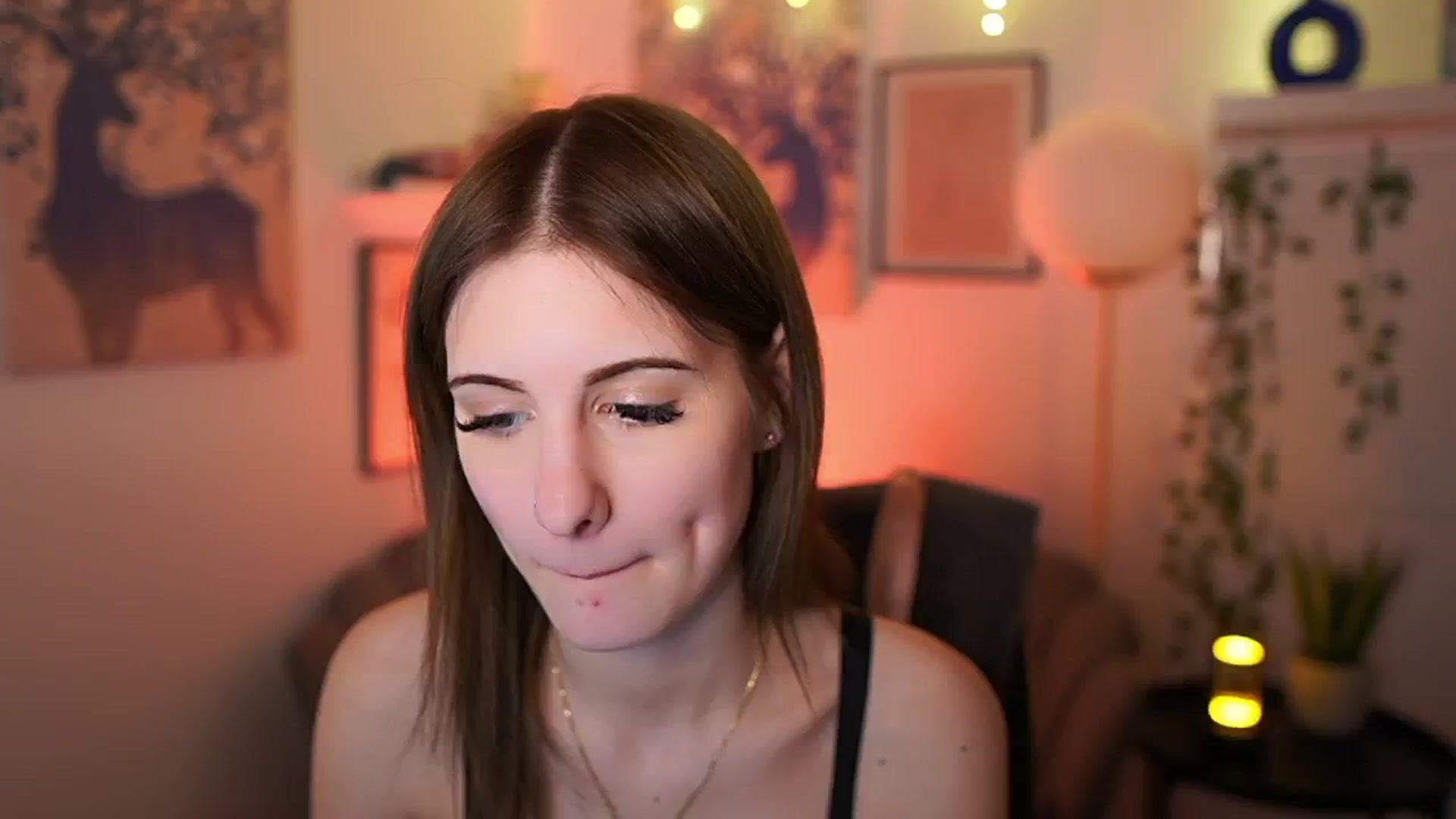 Gallery image thumbnail from Ellie_Shae's myfreecams stream on, 02/04/2025, 17:24 image 1 of 20