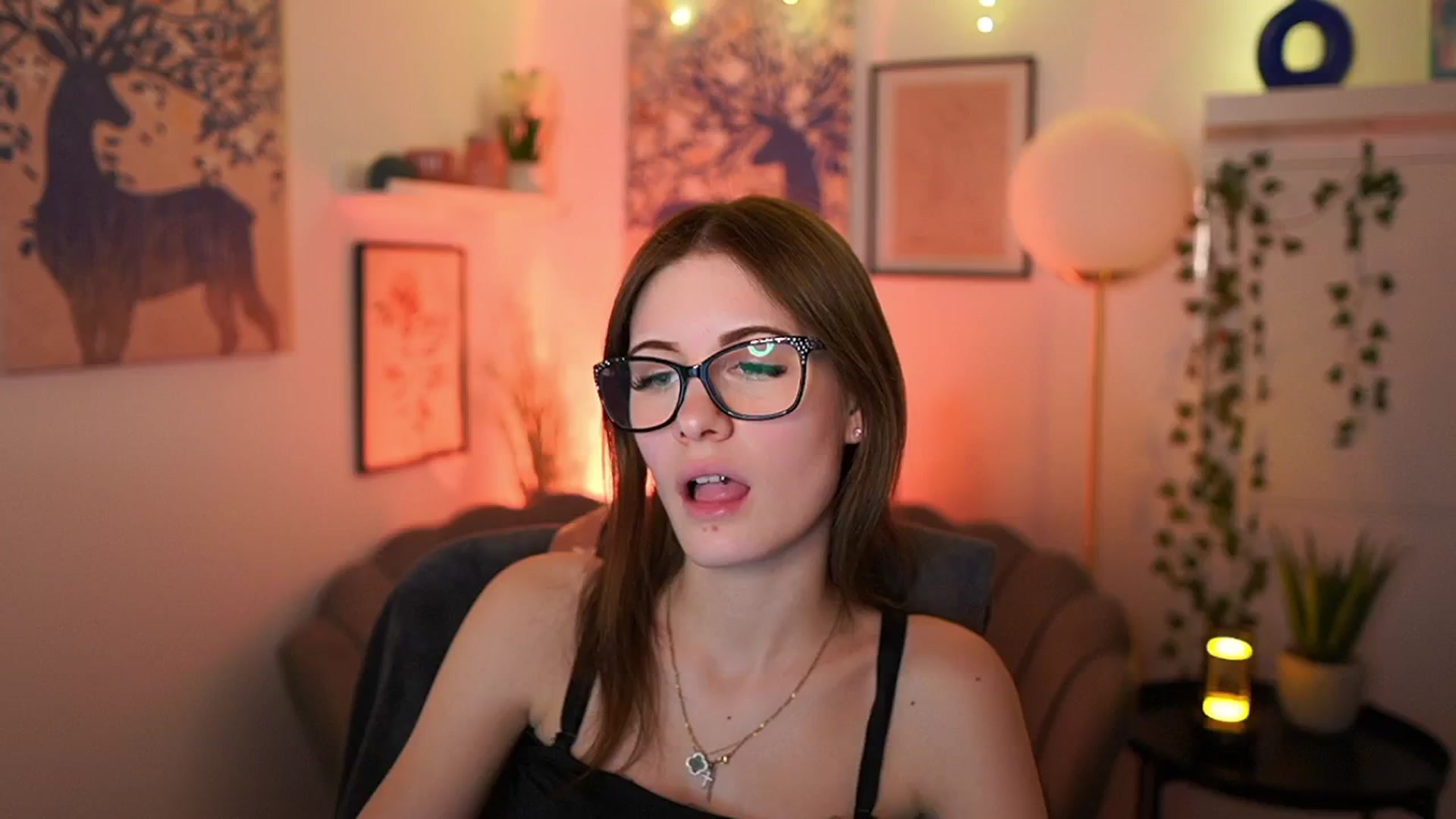 Gallery image thumbnail from Ellie_Shae's myfreecams stream on, 02/04/2025, 18:35 image 4 of 20