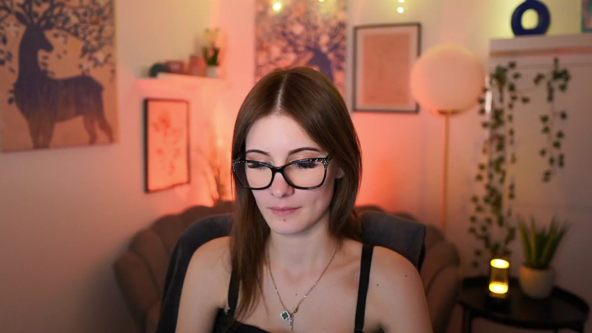 Gallery image thumbnail from Ellie_Shae's myfreecams stream on, 02/04/2025, 18:35 image 2 of 20