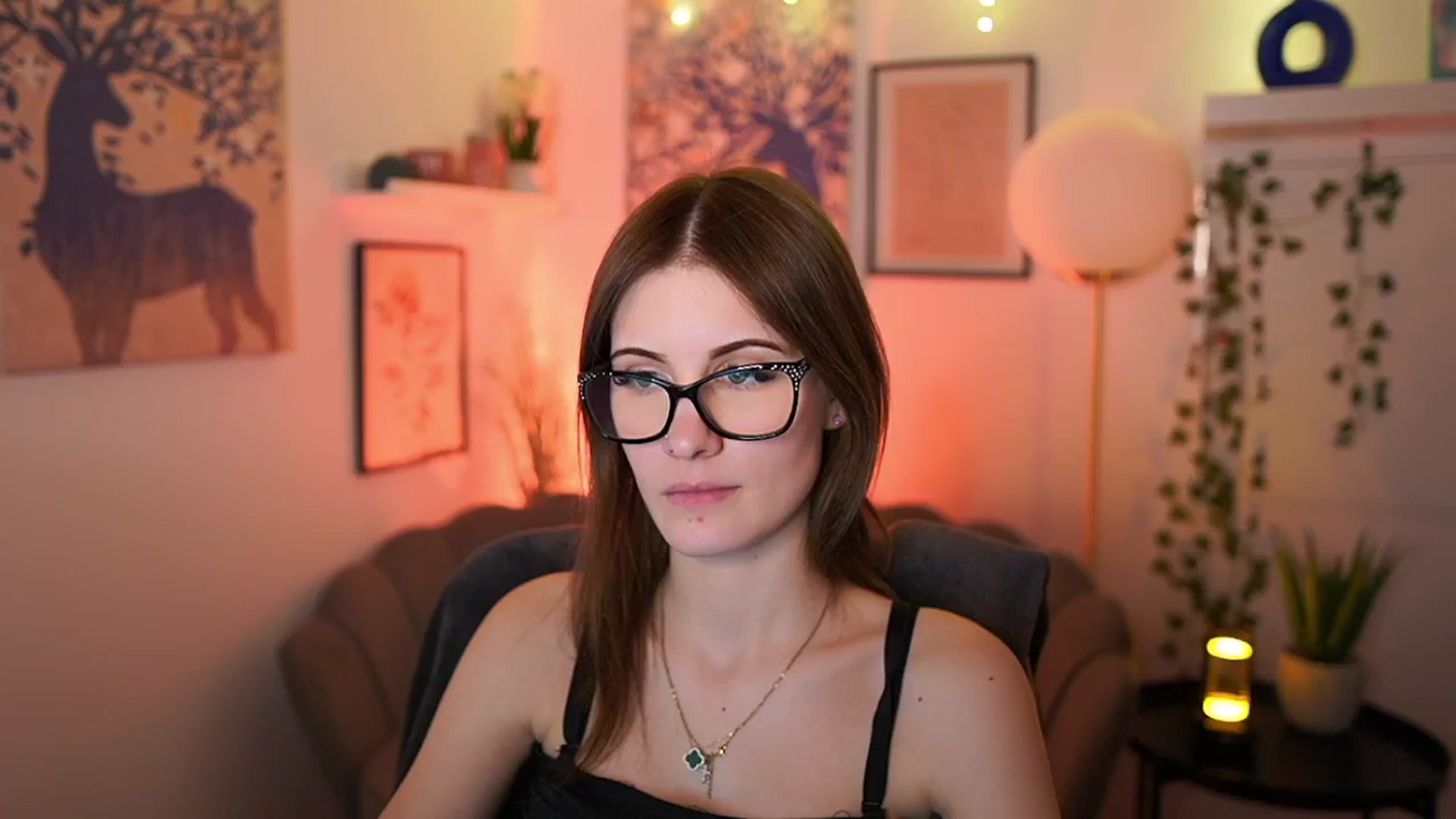 Gallery image thumbnail from Ellie_Shae's myfreecams stream on, 02/04/2025, 18:35 image 1 of 20