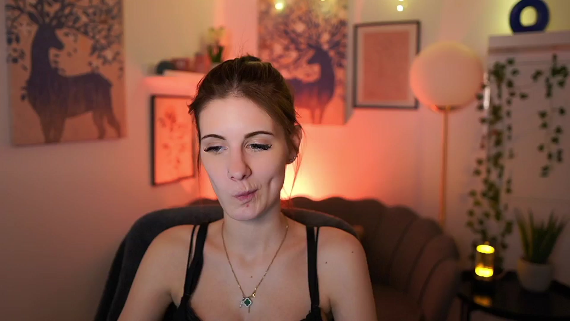 Gallery image thumbnail from Ellie_Shae's myfreecams stream on, 02/05/2025, 14:34 image 6 of 20
