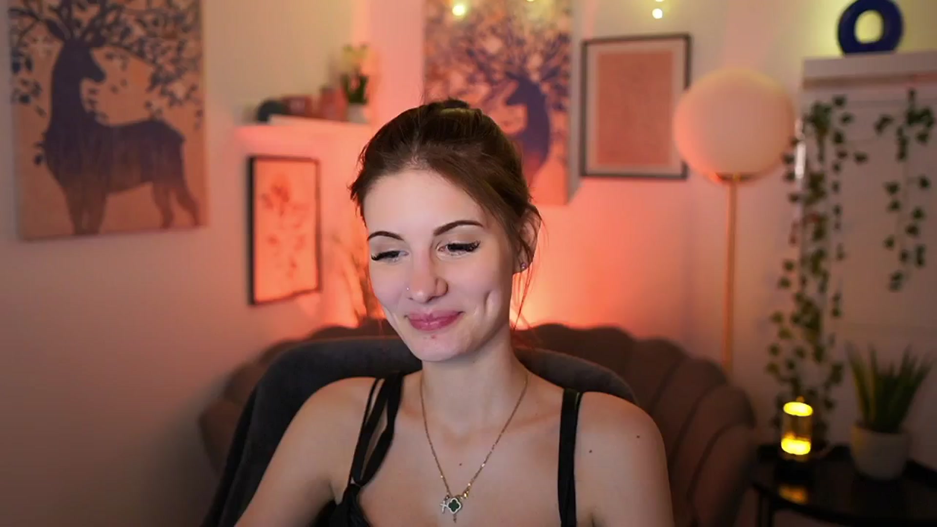 Gallery image thumbnail from Ellie_Shae's myfreecams stream on, 02/05/2025, 14:34 image 11 of 20