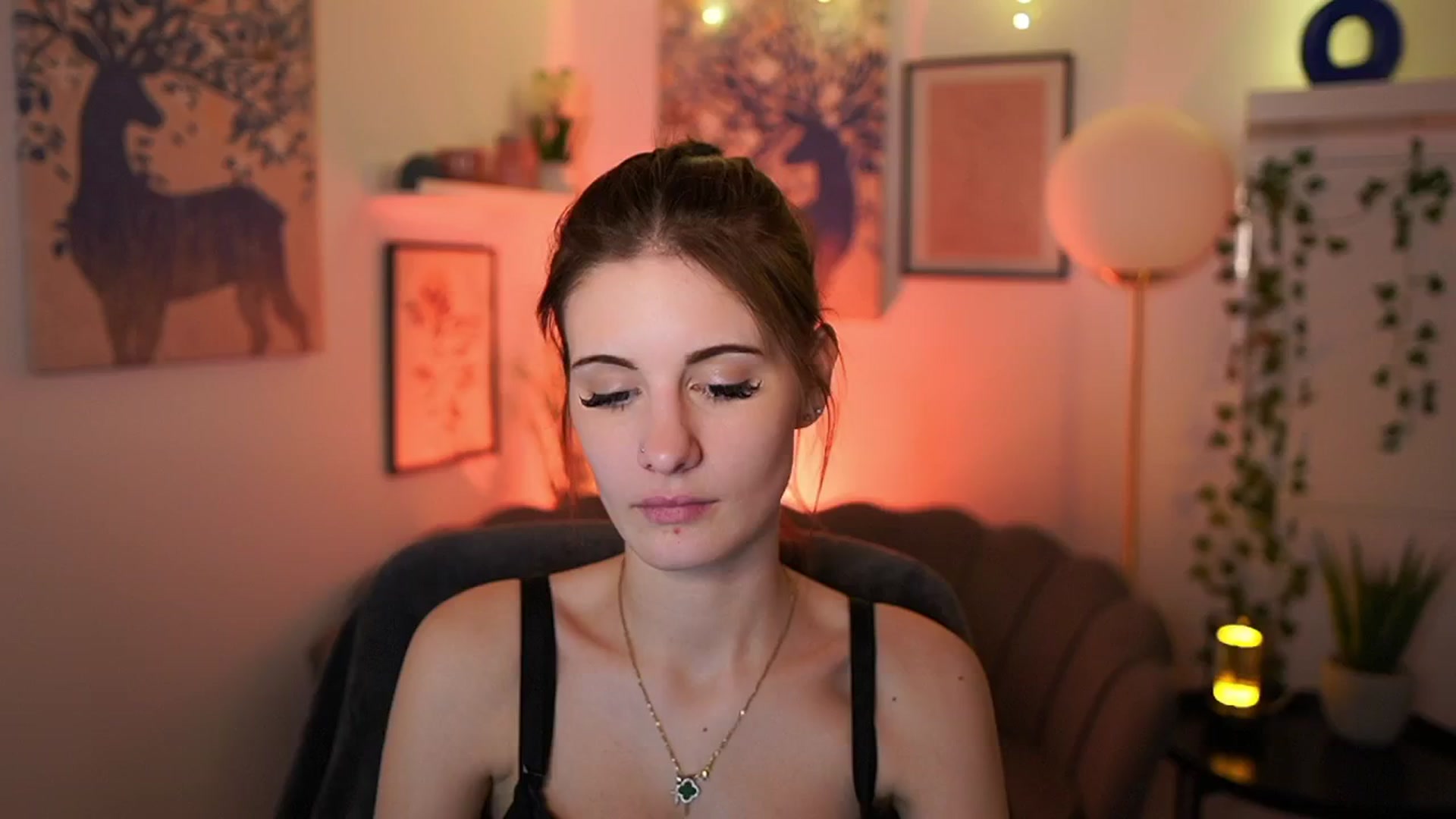 Gallery image thumbnail from Ellie_Shae's myfreecams stream on, 02/05/2025, 14:34 image 17 of 20