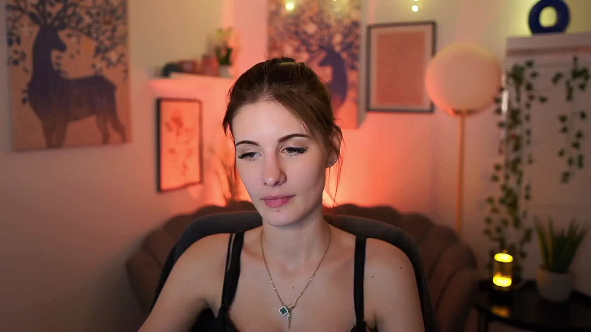 Gallery image thumbnail from Ellie_Shae's myfreecams stream on, 02/05/2025, 14:34 image 14 of 20