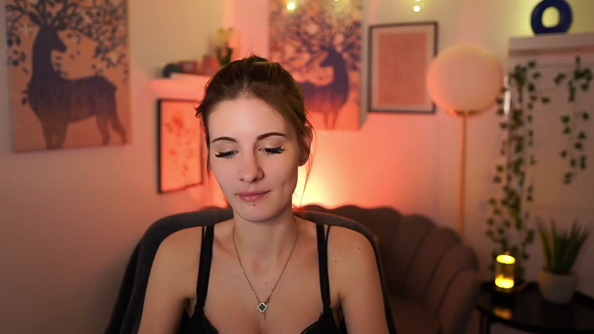 Gallery image thumbnail from Ellie_Shae's myfreecams stream on, 02/05/2025, 14:34 image 4 of 20