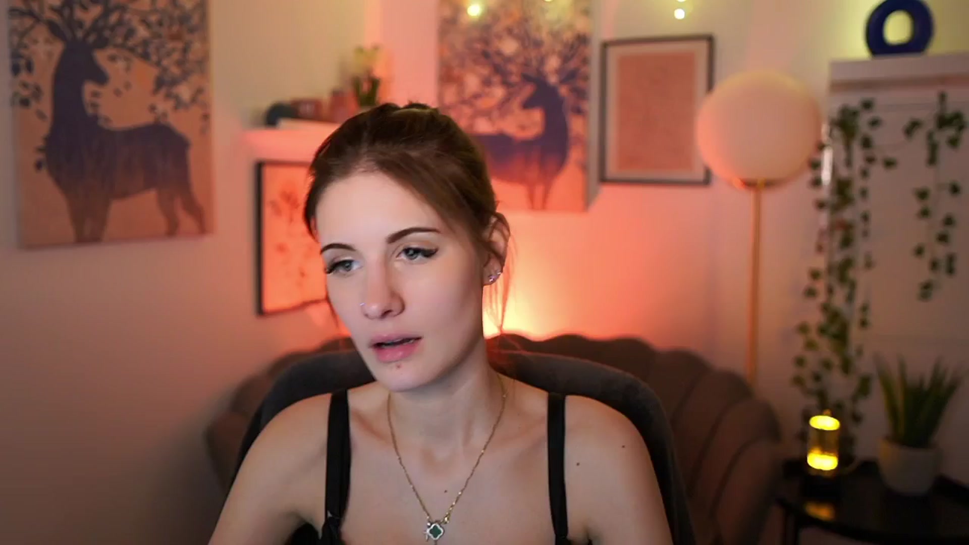 Gallery image thumbnail from Ellie_Shae's myfreecams stream on, 02/05/2025, 14:34 image 16 of 20