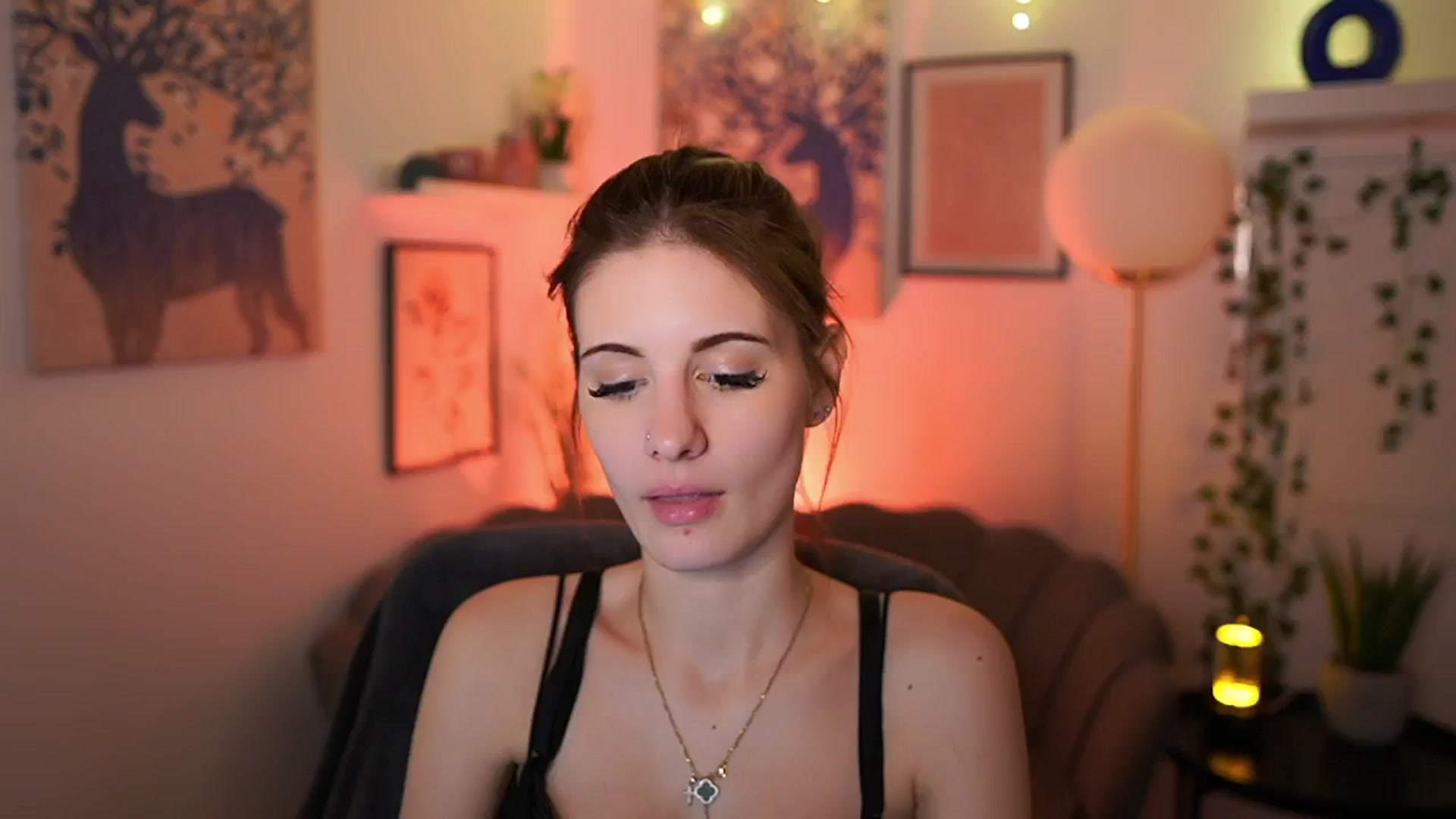 Gallery image thumbnail from Ellie_Shae's myfreecams stream on, 02/05/2025, 14:34 image 8 of 20