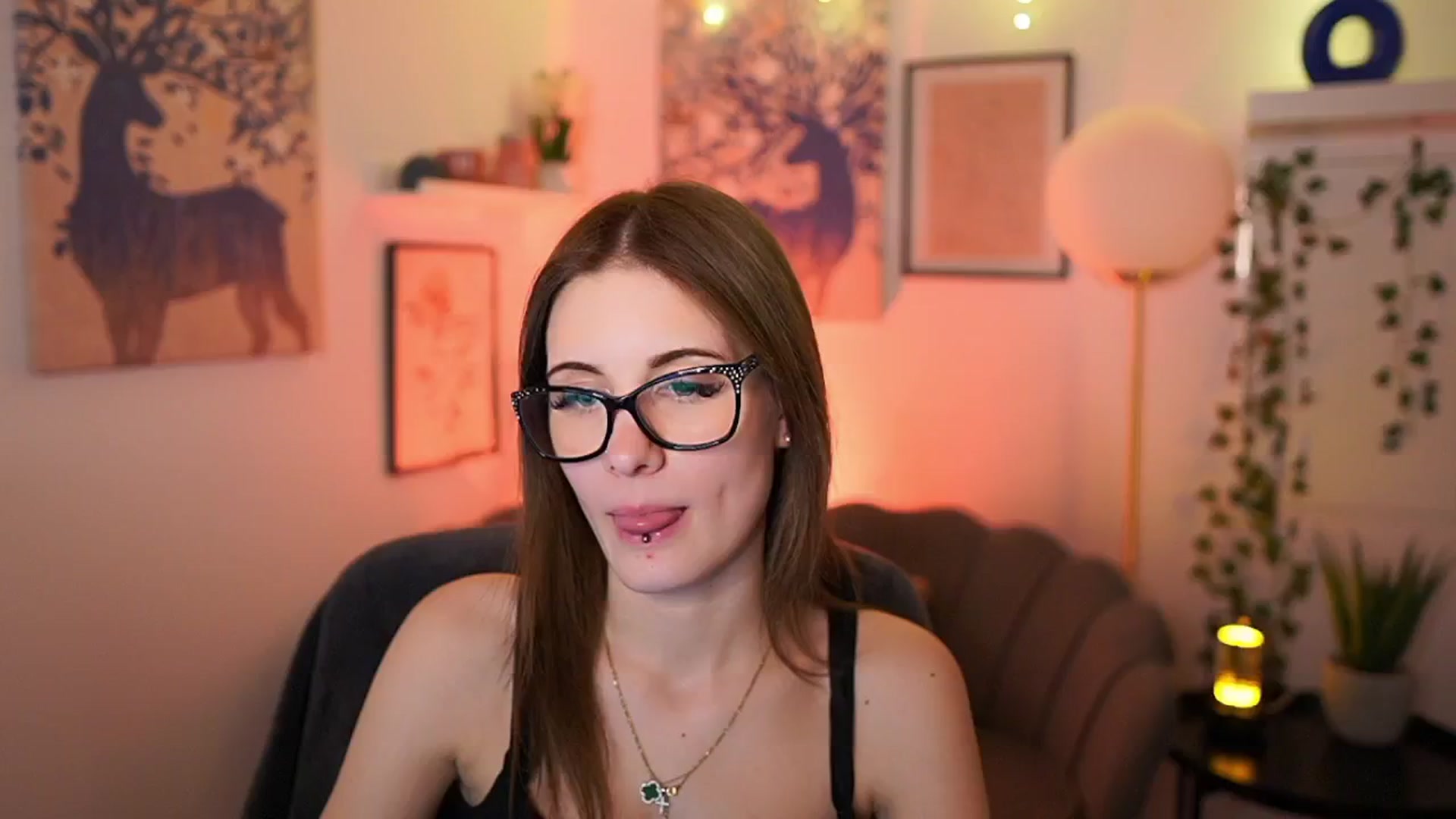Gallery image thumbnail from Ellie_Shae's myfreecams stream on, 02/05/2025, 16:11 image 16 of 20