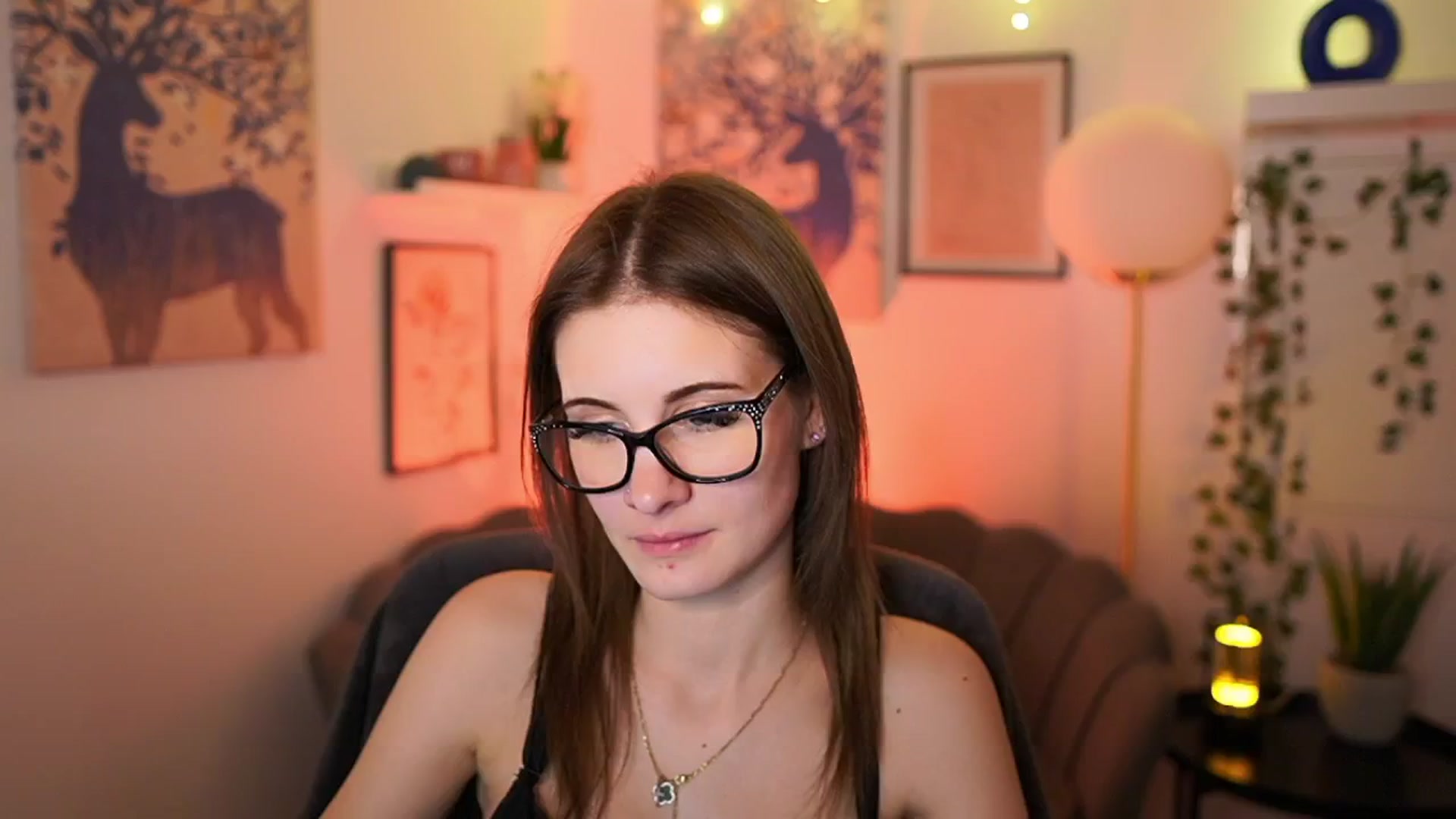 Gallery image thumbnail from Ellie_Shae's myfreecams stream on, 02/05/2025, 18:29 image 13 of 20