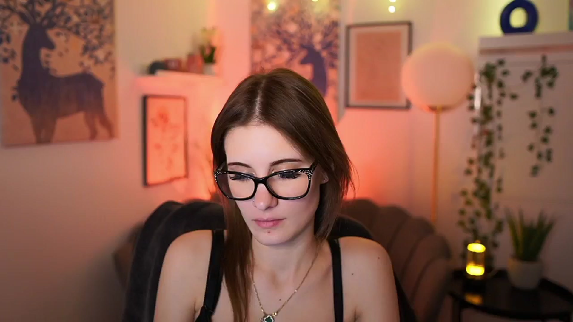 Gallery image thumbnail from Ellie_Shae's myfreecams stream on, 02/05/2025, 18:58 image 6 of 20
