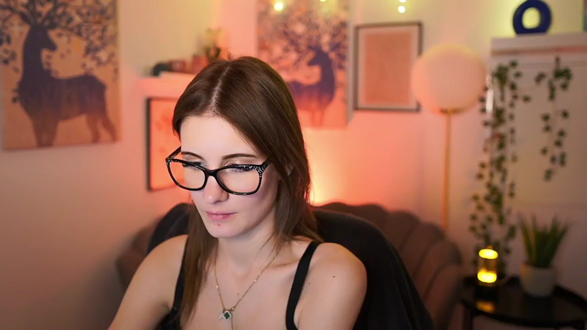Gallery image thumbnail from Ellie_Shae's myfreecams stream on, 02/05/2025, 18:58 image 2 of 20