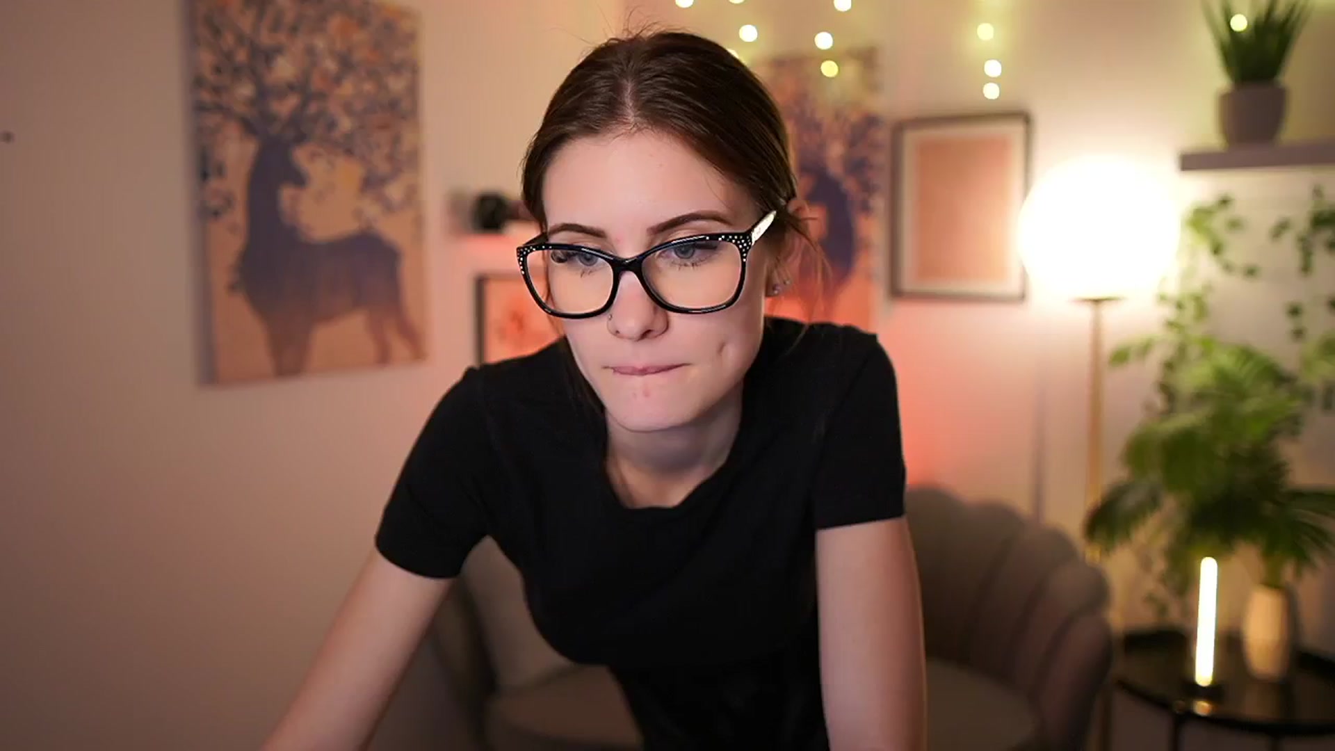 Gallery image thumbnail from Ellie_Shae's myfreecams stream on, 02/18/2025, 15:46 image 5 of 20