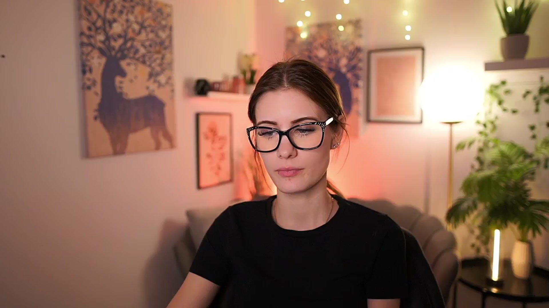 Gallery image thumbnail from Ellie_Shae's myfreecams stream on, 02/18/2025, 15:46 image 8 of 20
