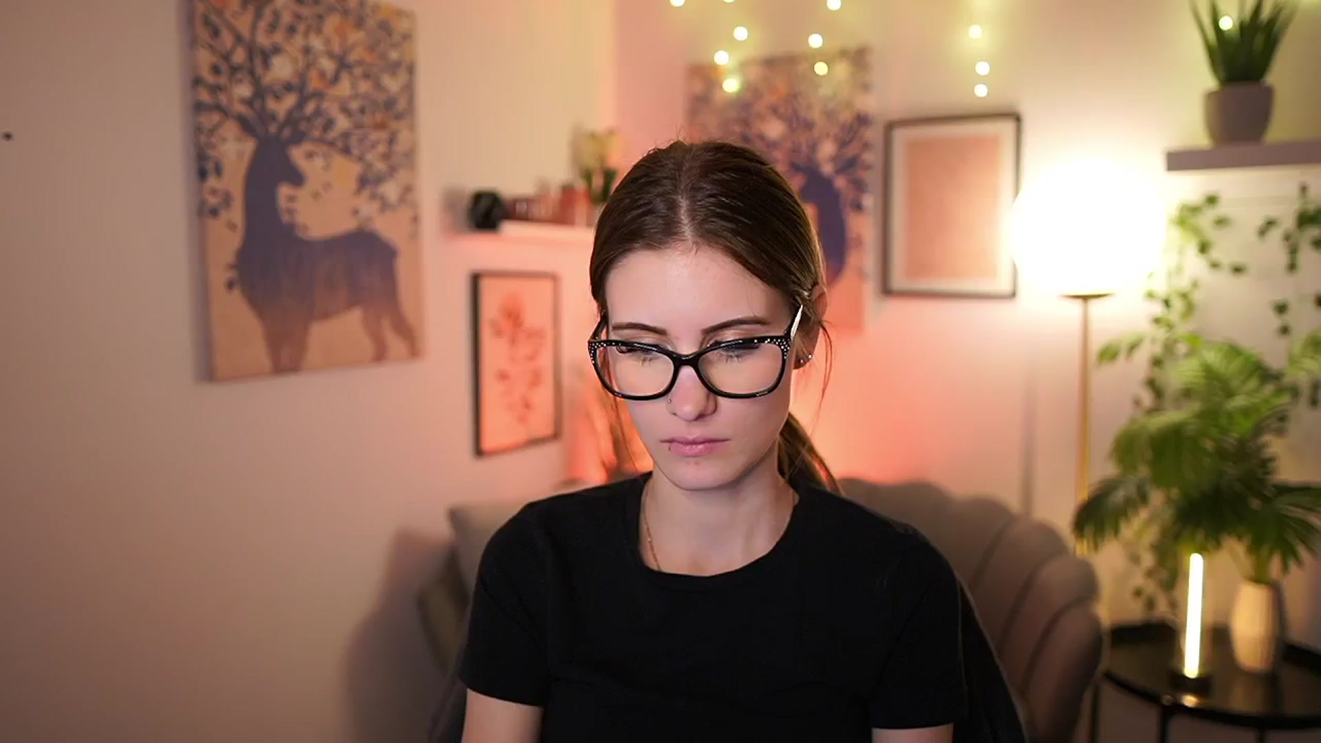 Gallery image thumbnail from Ellie_Shae's myfreecams stream on, 02/18/2025, 15:46 image 18 of 20