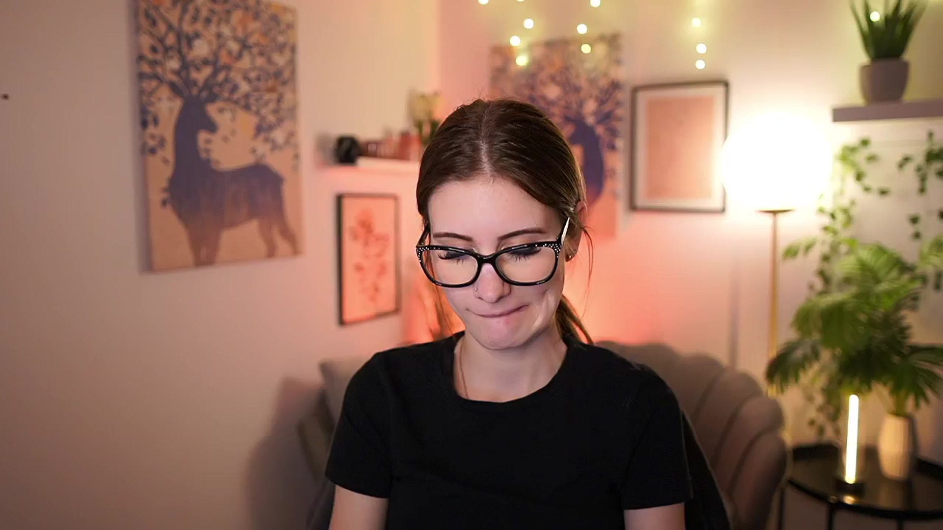 Gallery image thumbnail from Ellie_Shae's myfreecams stream on, 02/18/2025, 15:46 image 16 of 20