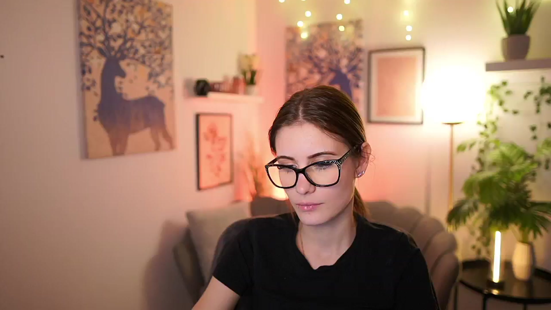 Gallery image thumbnail from Ellie_Shae's myfreecams stream on, 02/18/2025, 17:09 image 1 of 20