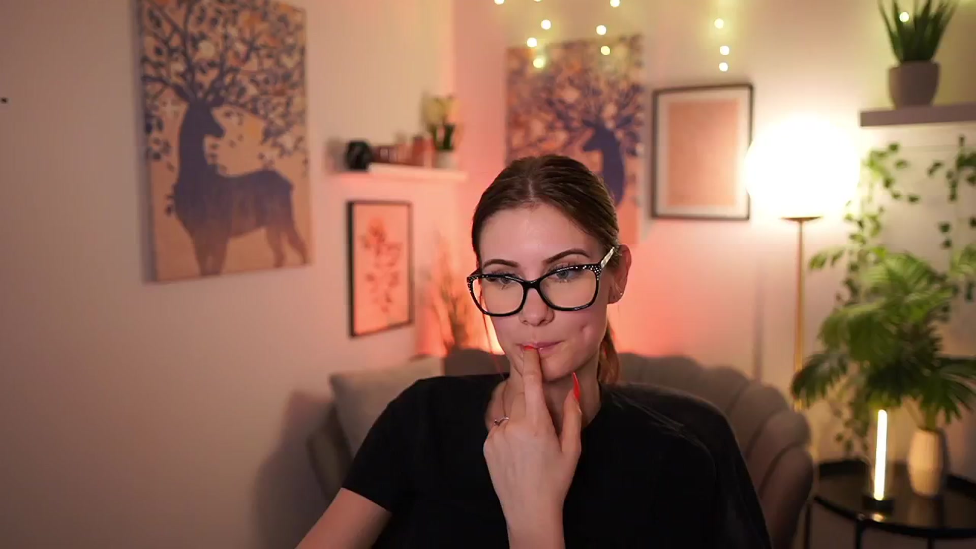 Gallery image thumbnail from Ellie_Shae's myfreecams stream on, 02/18/2025, 17:09 image 18 of 20