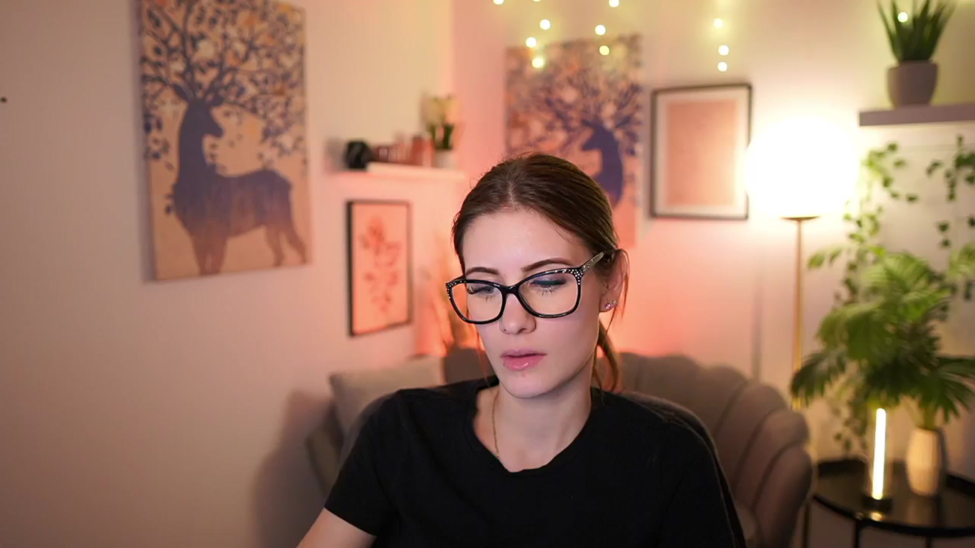 Gallery image thumbnail from Ellie_Shae's myfreecams stream on, 02/18/2025, 18:39 image 3 of 20
