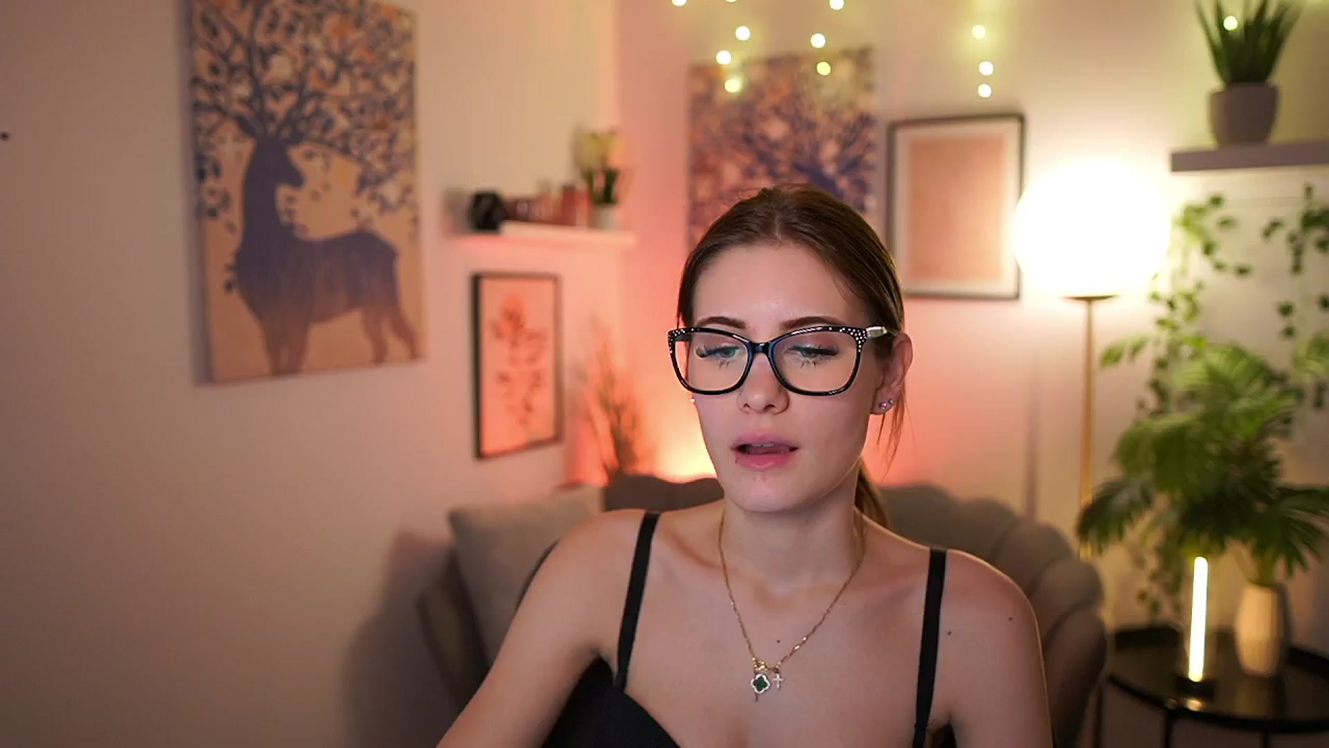 Gallery image thumbnail from Ellie_Shae's myfreecams stream on, 02/18/2025, 18:39 image 10 of 20
