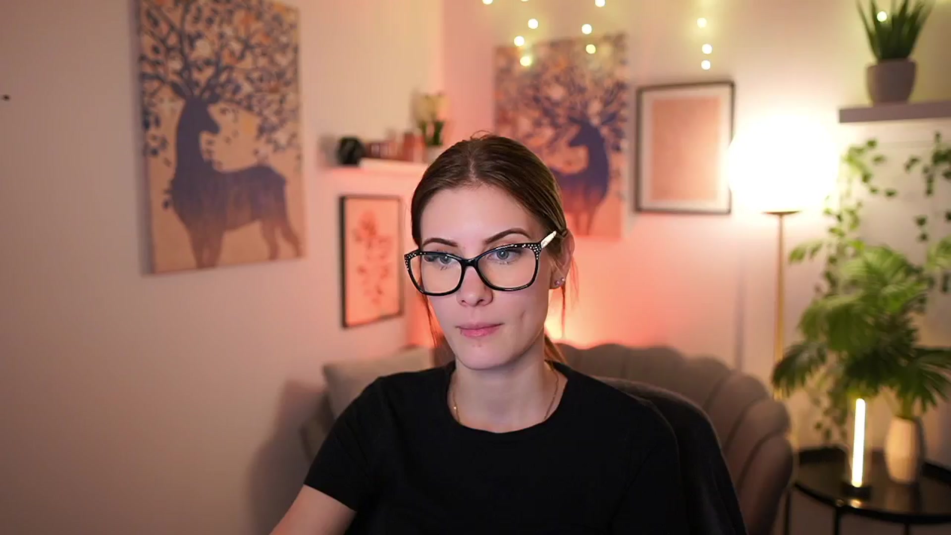 Gallery image thumbnail from Ellie_Shae's myfreecams stream on, 02/18/2025, 19:04 image 14 of 20