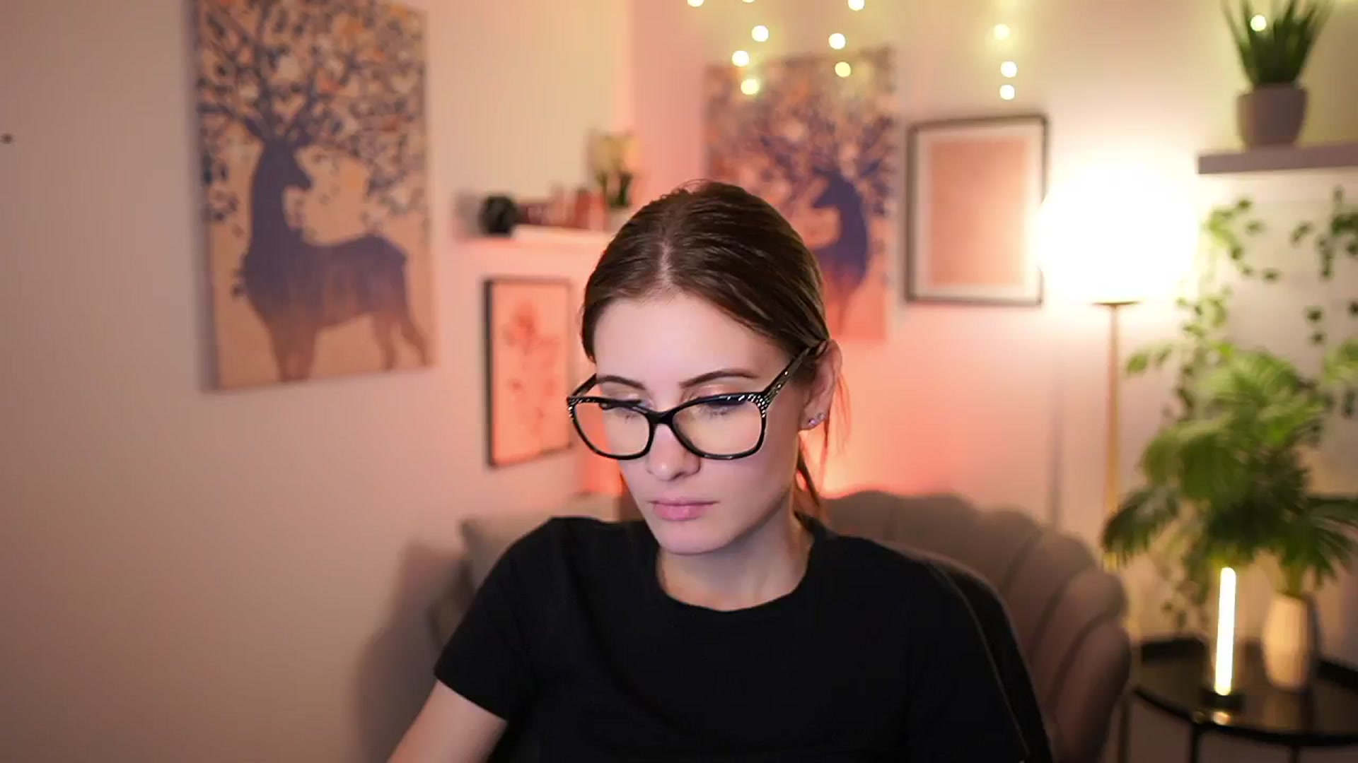 Gallery image thumbnail from Ellie_Shae's myfreecams stream on, 02/18/2025, 19:04 image 15 of 20