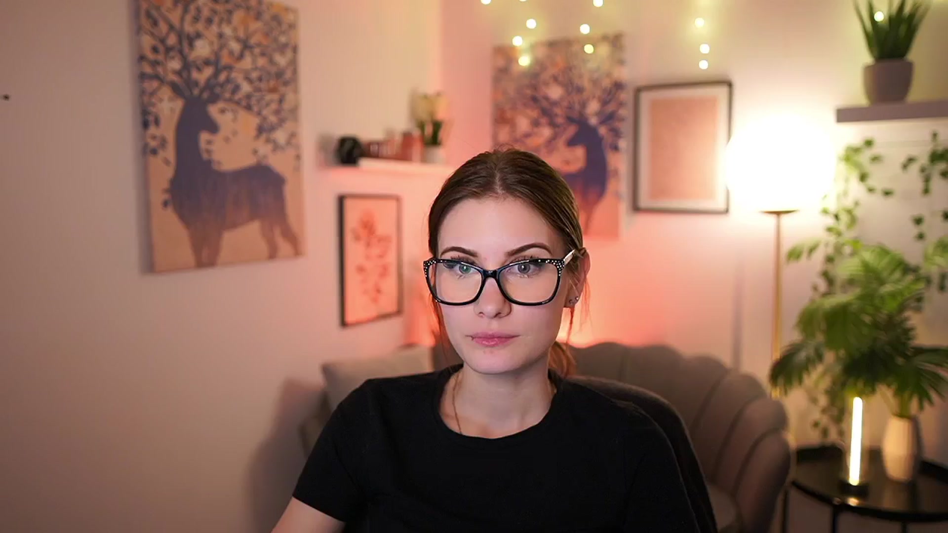 Gallery image thumbnail from Ellie_Shae's myfreecams stream on, 02/18/2025, 19:04 image 19 of 20