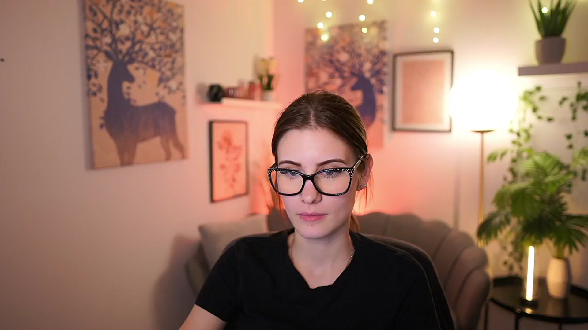 Gallery image thumbnail from Ellie_Shae's myfreecams stream on, 02/18/2025, 19:04 image 3 of 20