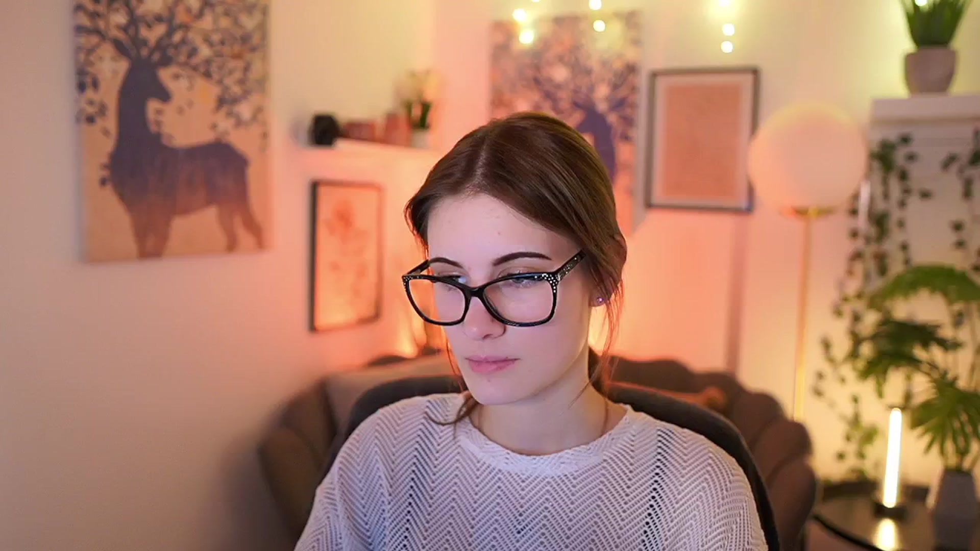 Gallery image thumbnail from Ellie_Shae's myfreecams stream on, 02/20/2025, 15:01 image 15 of 20