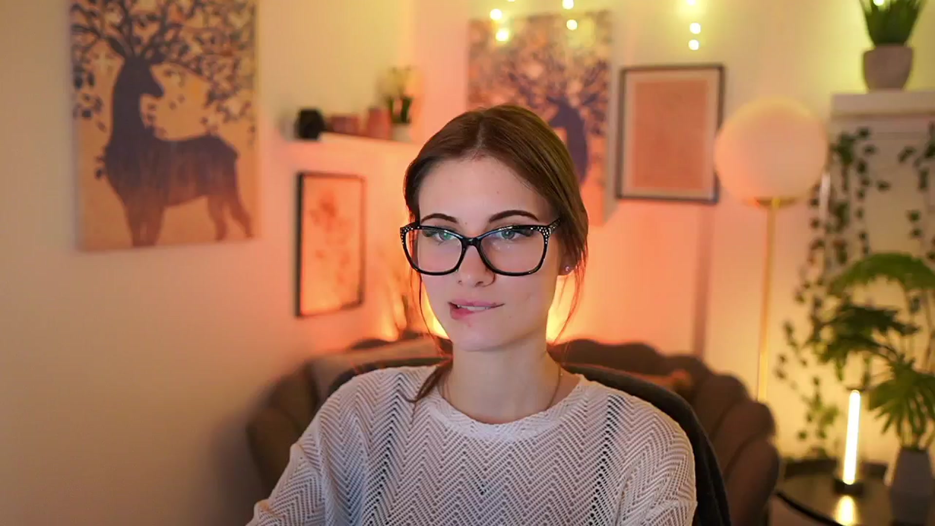 Gallery image thumbnail from Ellie_Shae's myfreecams stream on, 02/20/2025, 15:01 image 9 of 20