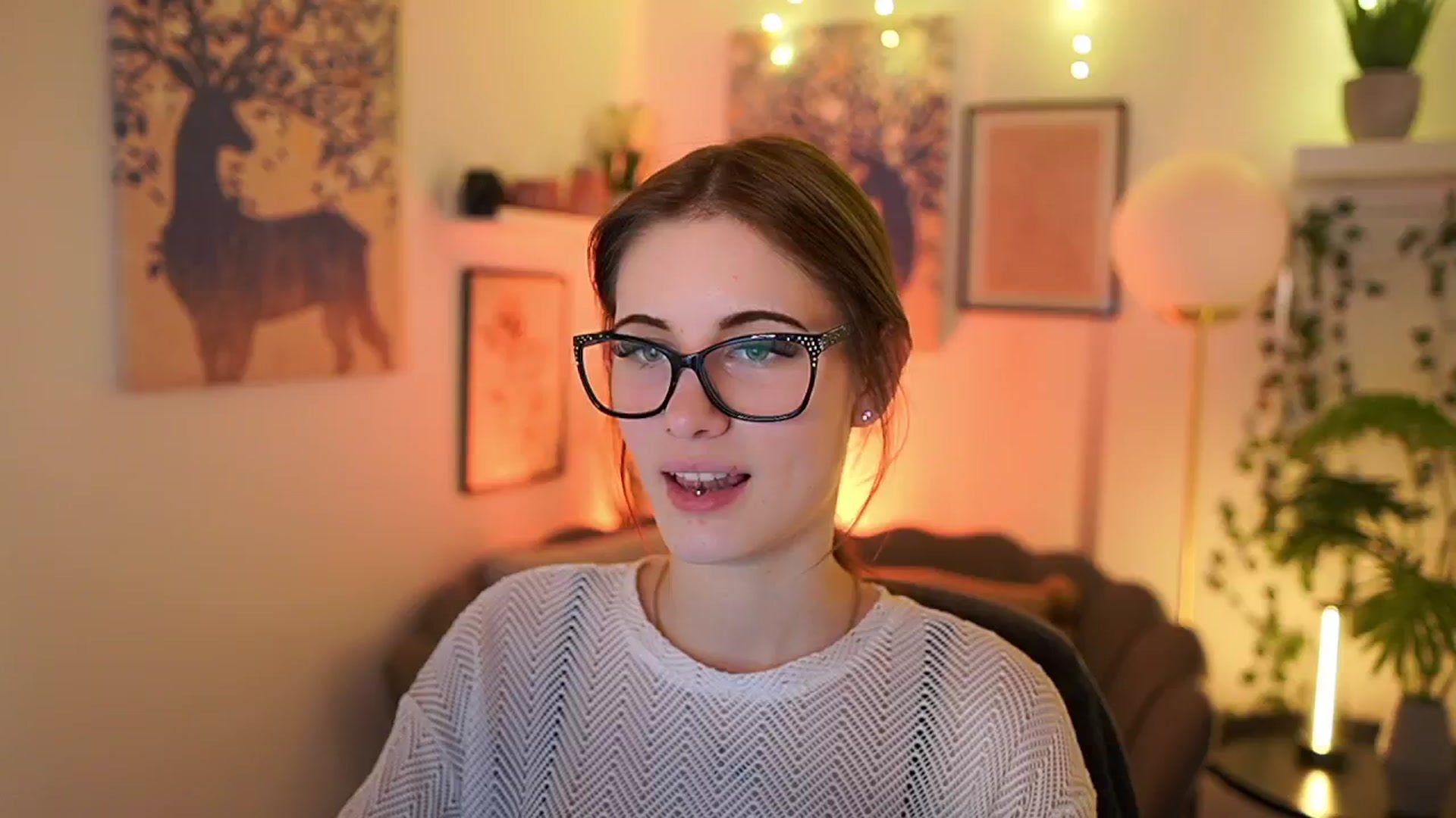 Gallery image thumbnail from Ellie_Shae's myfreecams stream on, 02/20/2025, 15:01 image 2 of 20