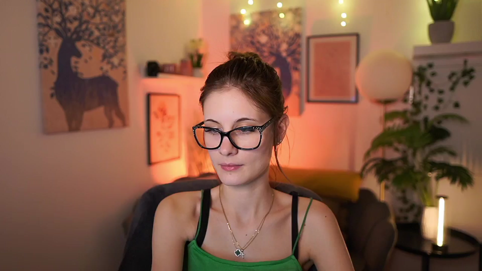 Gallery image thumbnail from Ellie_Shae's myfreecams stream on, 02/25/2025, 16:13 image 18 of 20