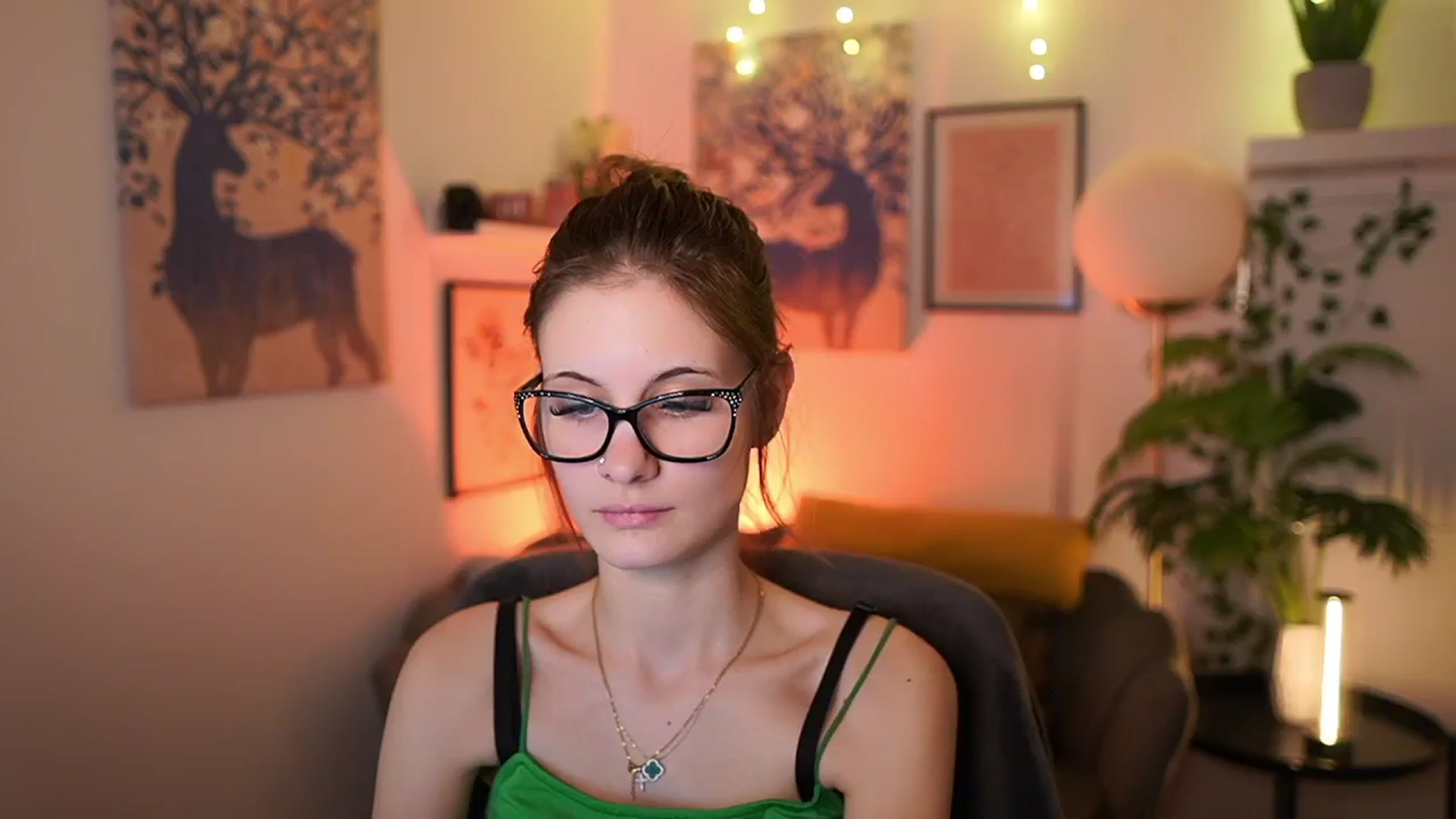 Gallery image thumbnail from Ellie_Shae's myfreecams stream on, 02/25/2025, 17:28 image 12 of 20