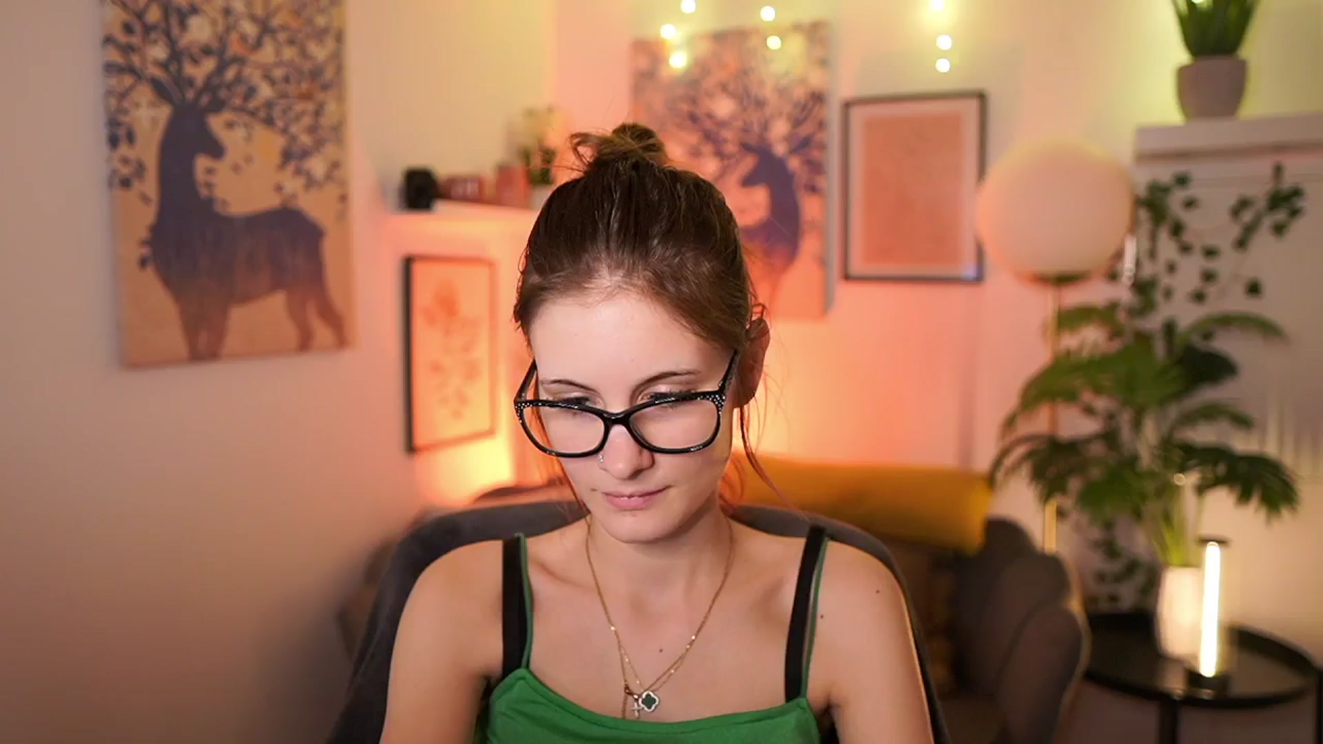 Gallery image thumbnail from Ellie_Shae's myfreecams stream on, 02/25/2025, 17:28 image 2 of 20