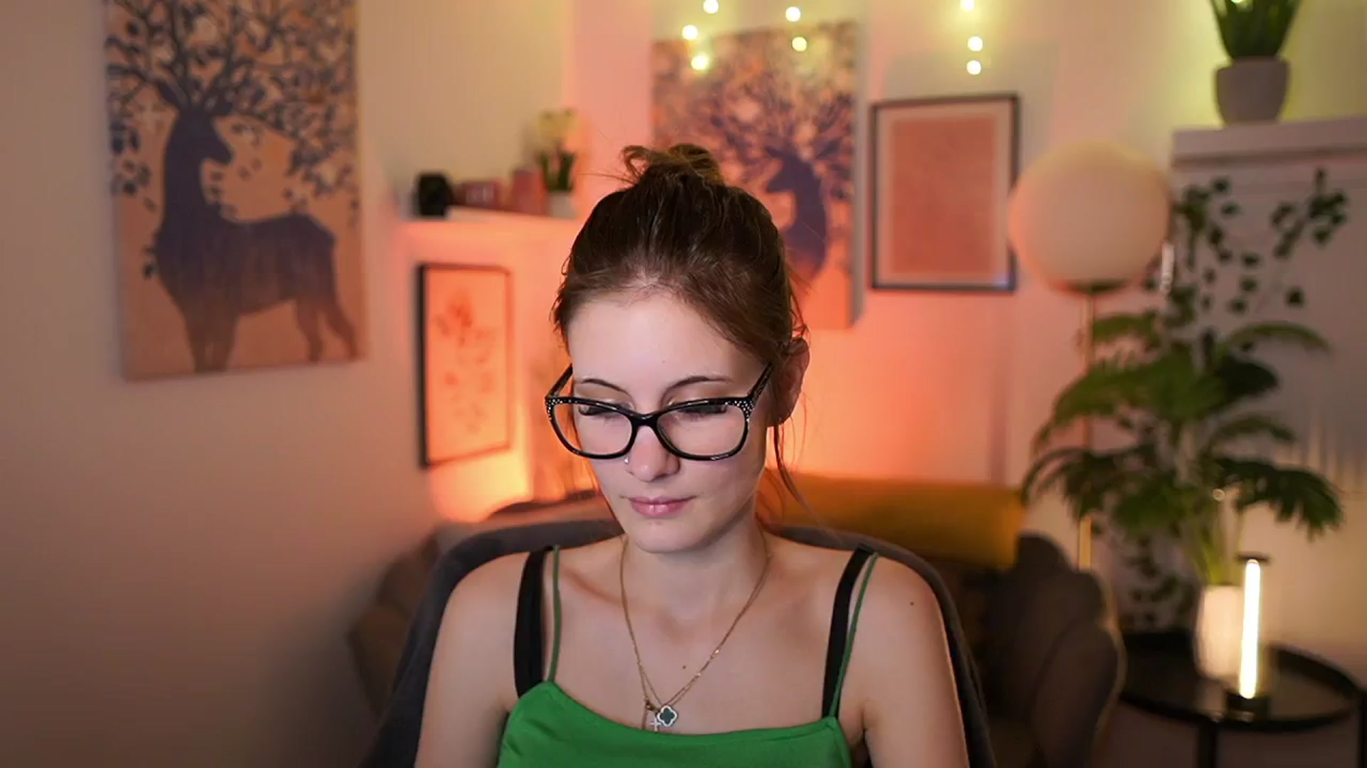 Gallery image thumbnail from Ellie_Shae's myfreecams stream on, 02/25/2025, 17:28 image 3 of 20