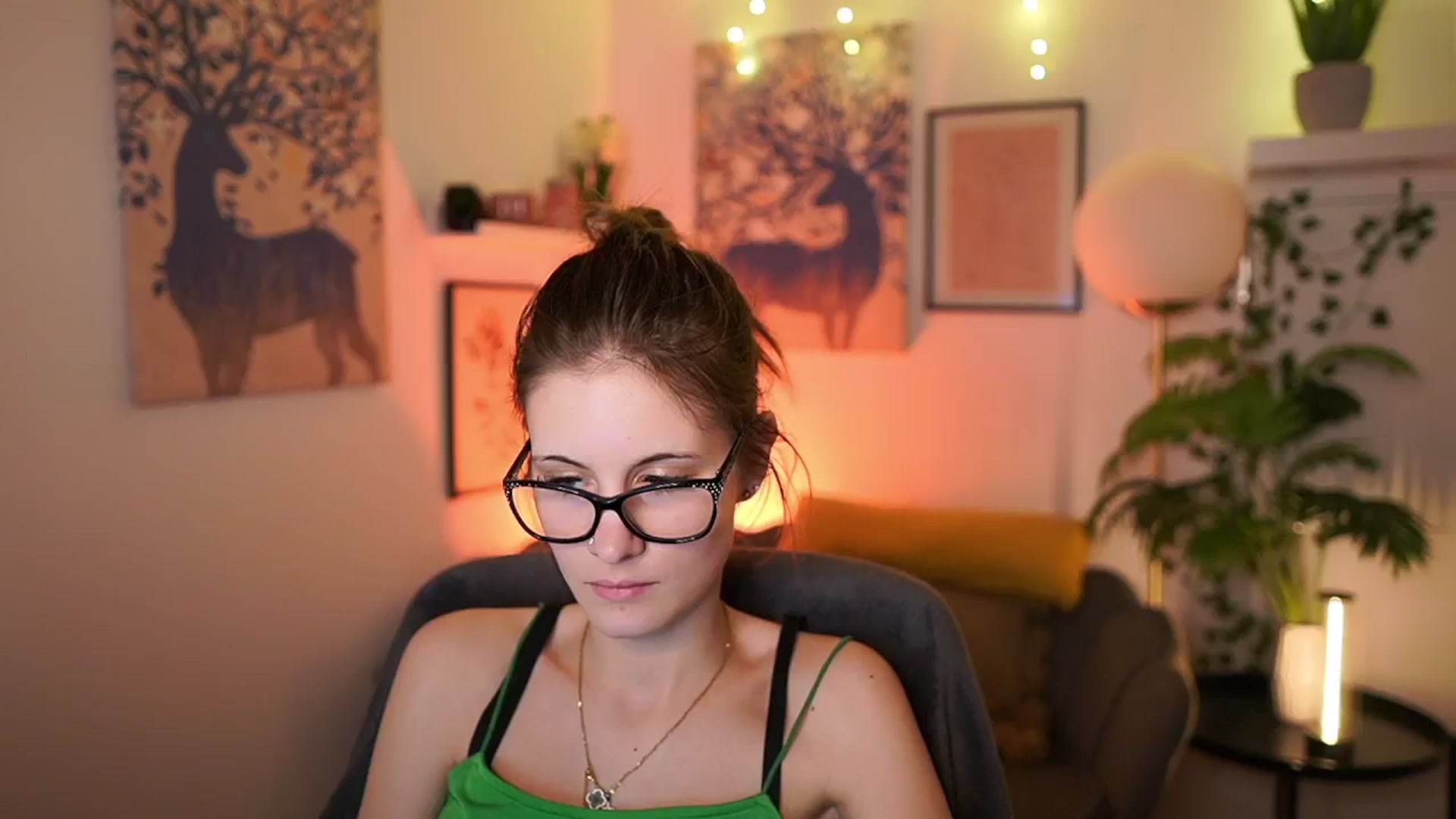 Gallery image thumbnail from Ellie_Shae's myfreecams stream on, 02/25/2025, 19:00 image 16 of 20