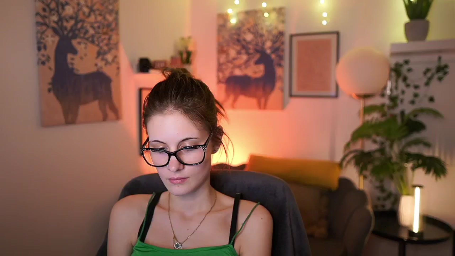 Gallery image thumbnail from Ellie_Shae's myfreecams stream on, 02/25/2025, 19:00 image 19 of 20