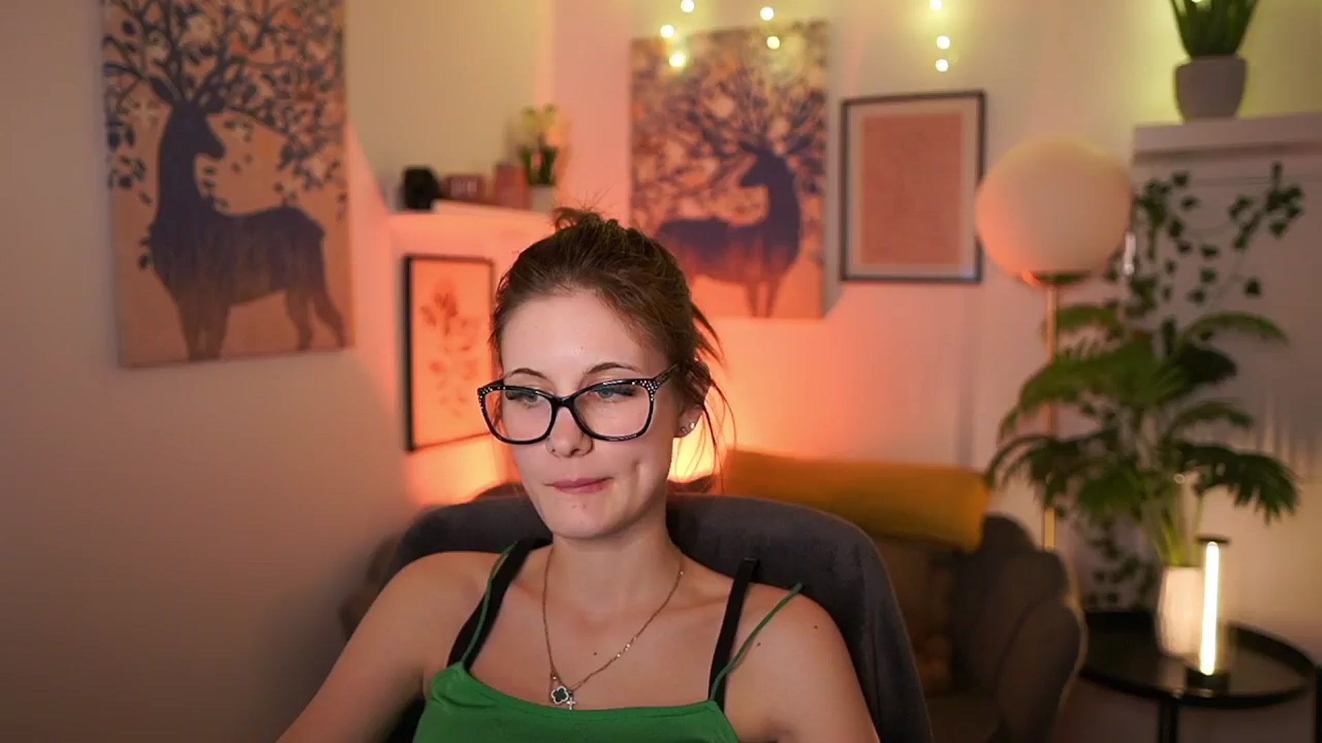 Gallery image thumbnail from Ellie_Shae's myfreecams stream on, 02/25/2025, 19:00 image 17 of 20