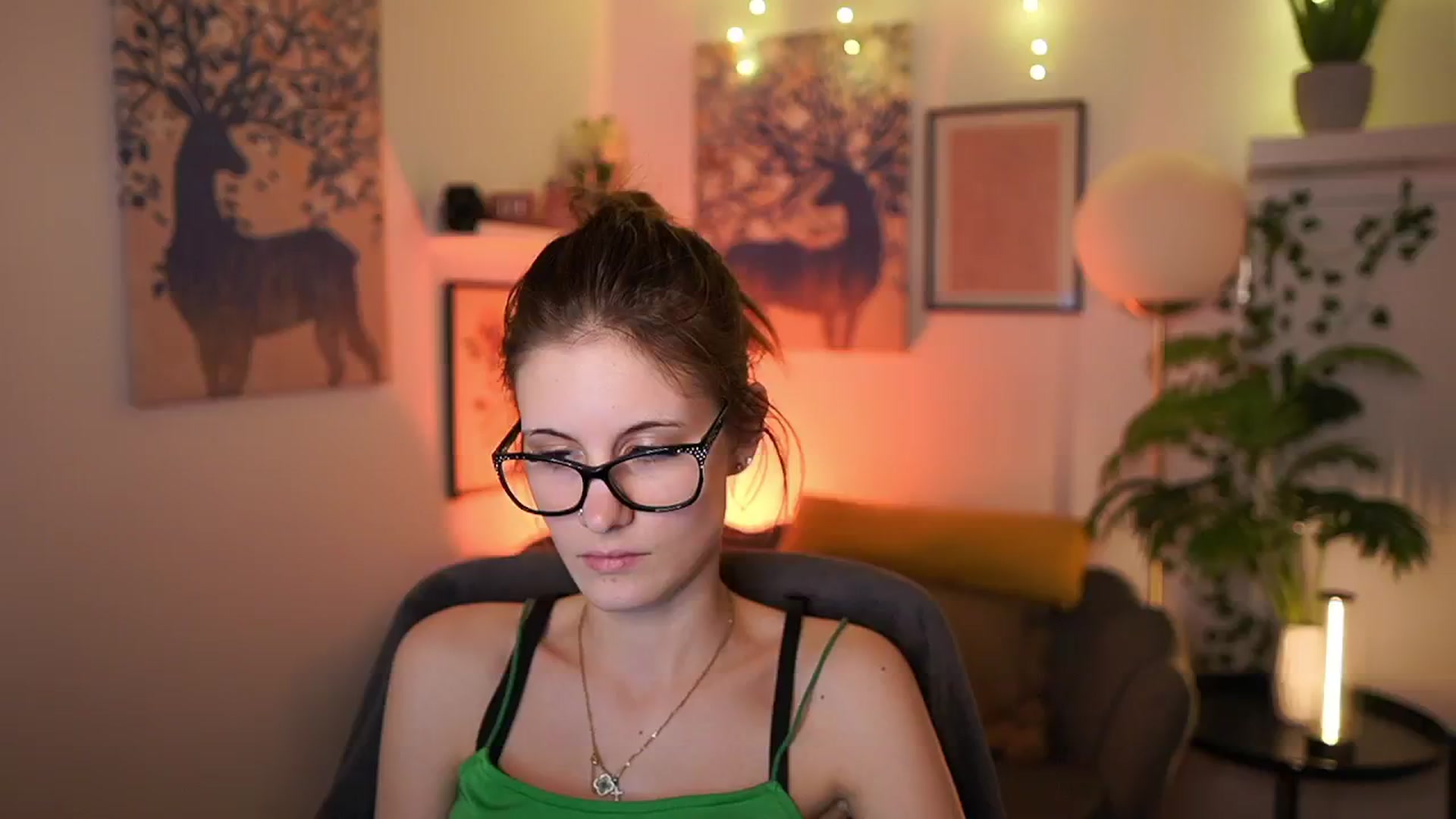 Gallery image thumbnail from Ellie_Shae's myfreecams stream on, 02/25/2025, 19:00 image 1 of 20