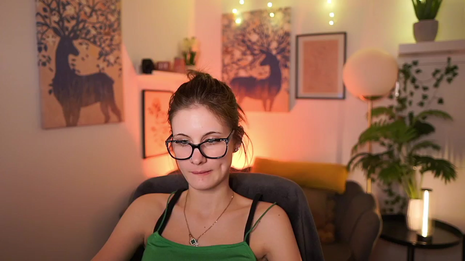 Gallery image thumbnail from Ellie_Shae's myfreecams stream on, 02/25/2025, 19:00 image 18 of 20