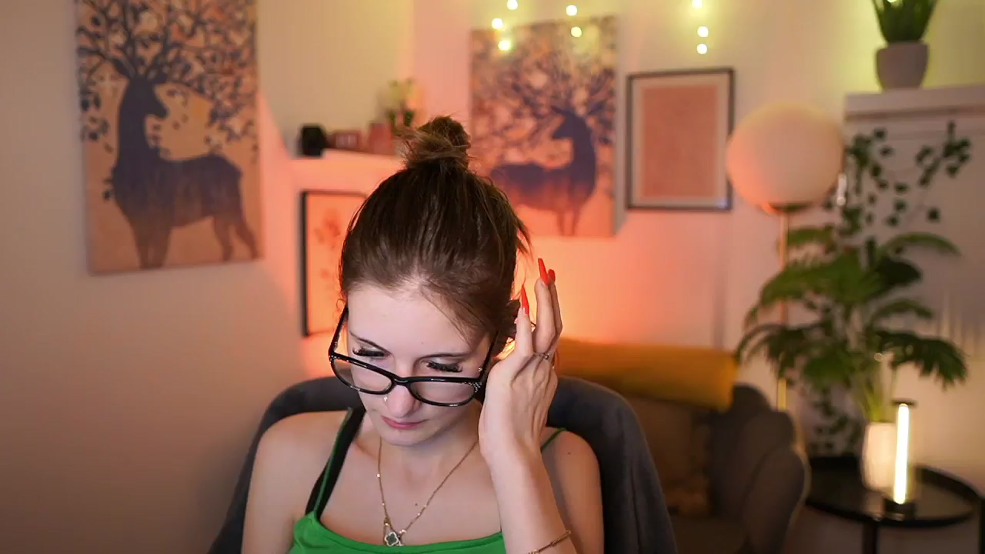 Gallery image thumbnail from Ellie_Shae's myfreecams stream on, 02/25/2025, 19:00 image 12 of 20