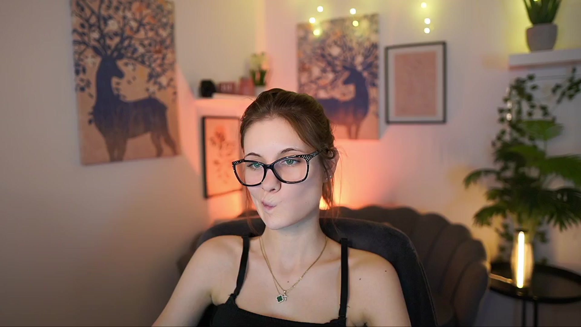 Gallery image thumbnail from Ellie_Shae's myfreecams stream on, 02/27/2025, 15:09 image 11 of 20